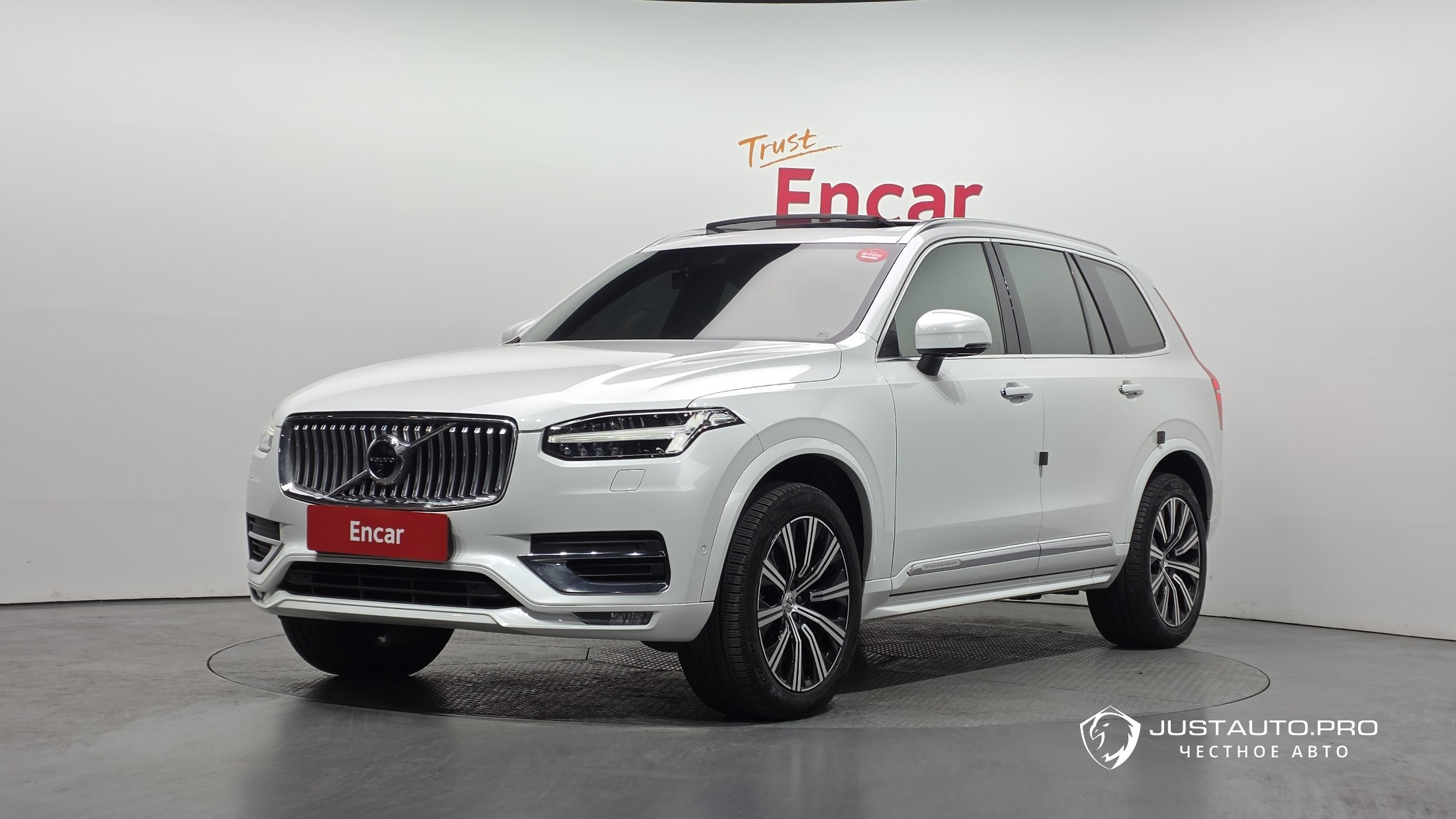 Автомобиль Volvo XC90