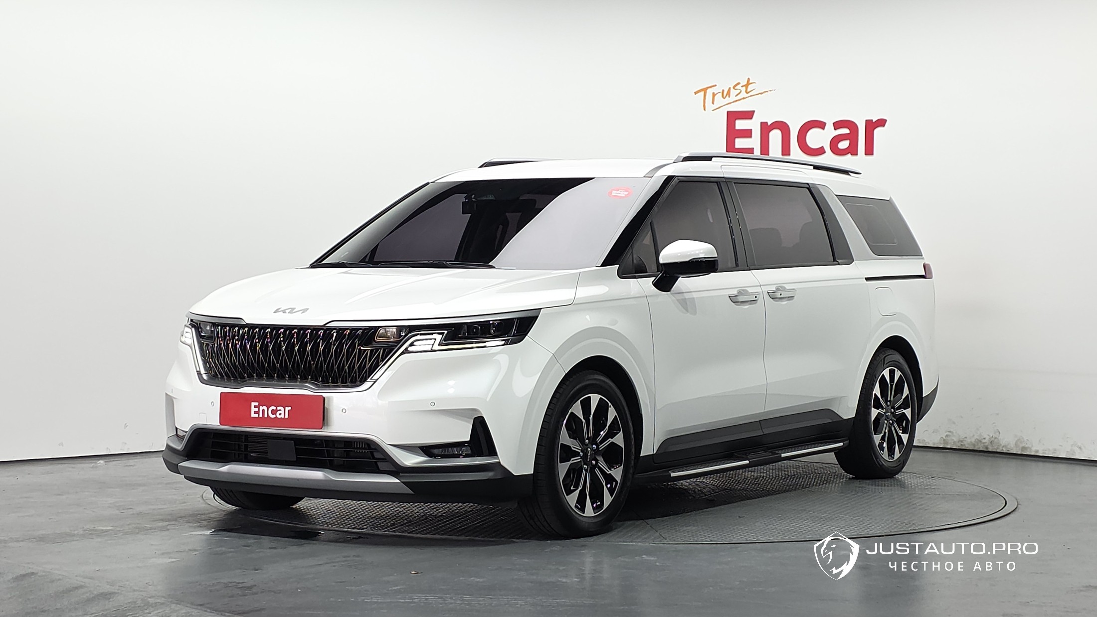 Автомобиль Kia Canival