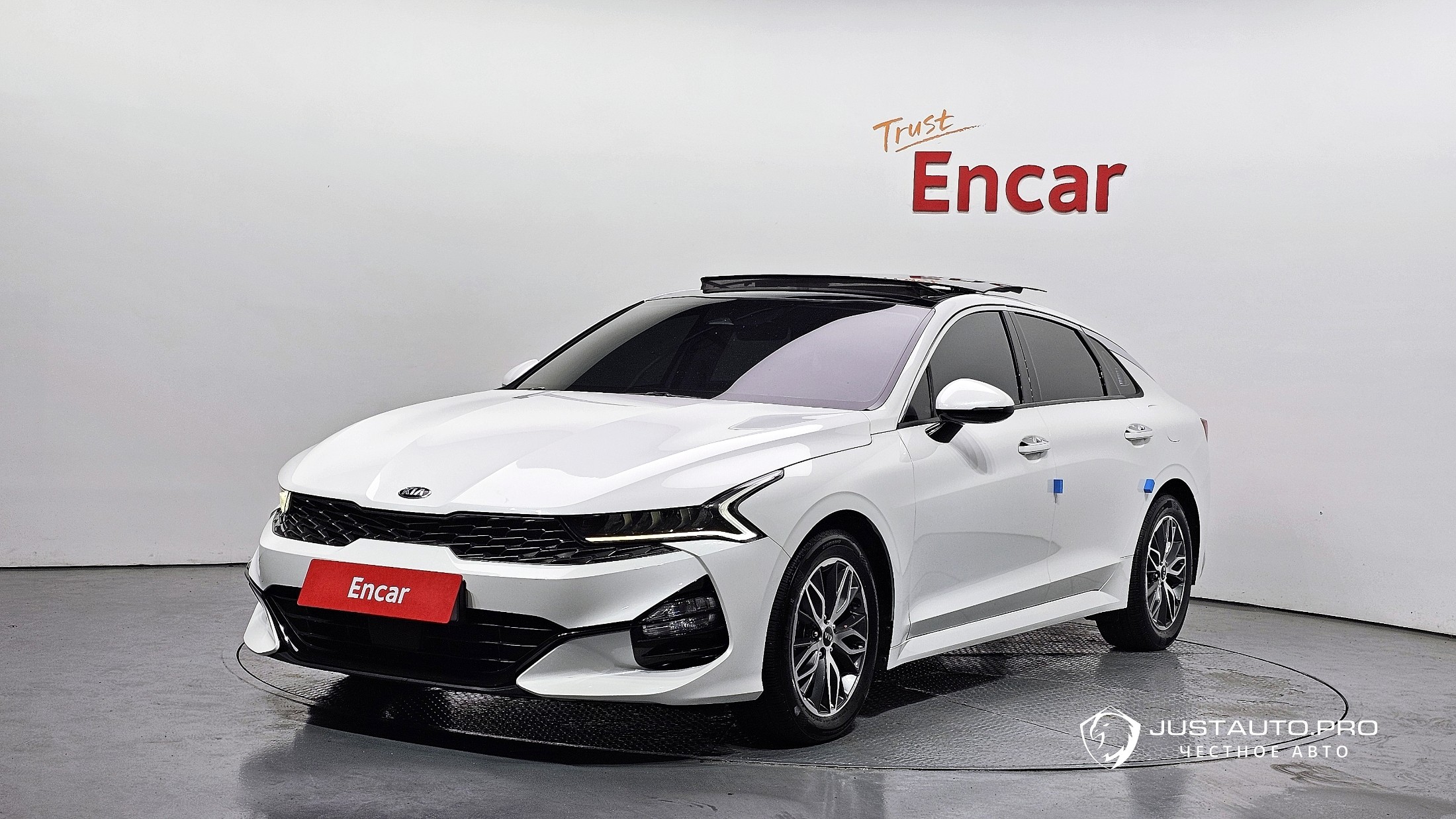 Автомобиль Kia K5