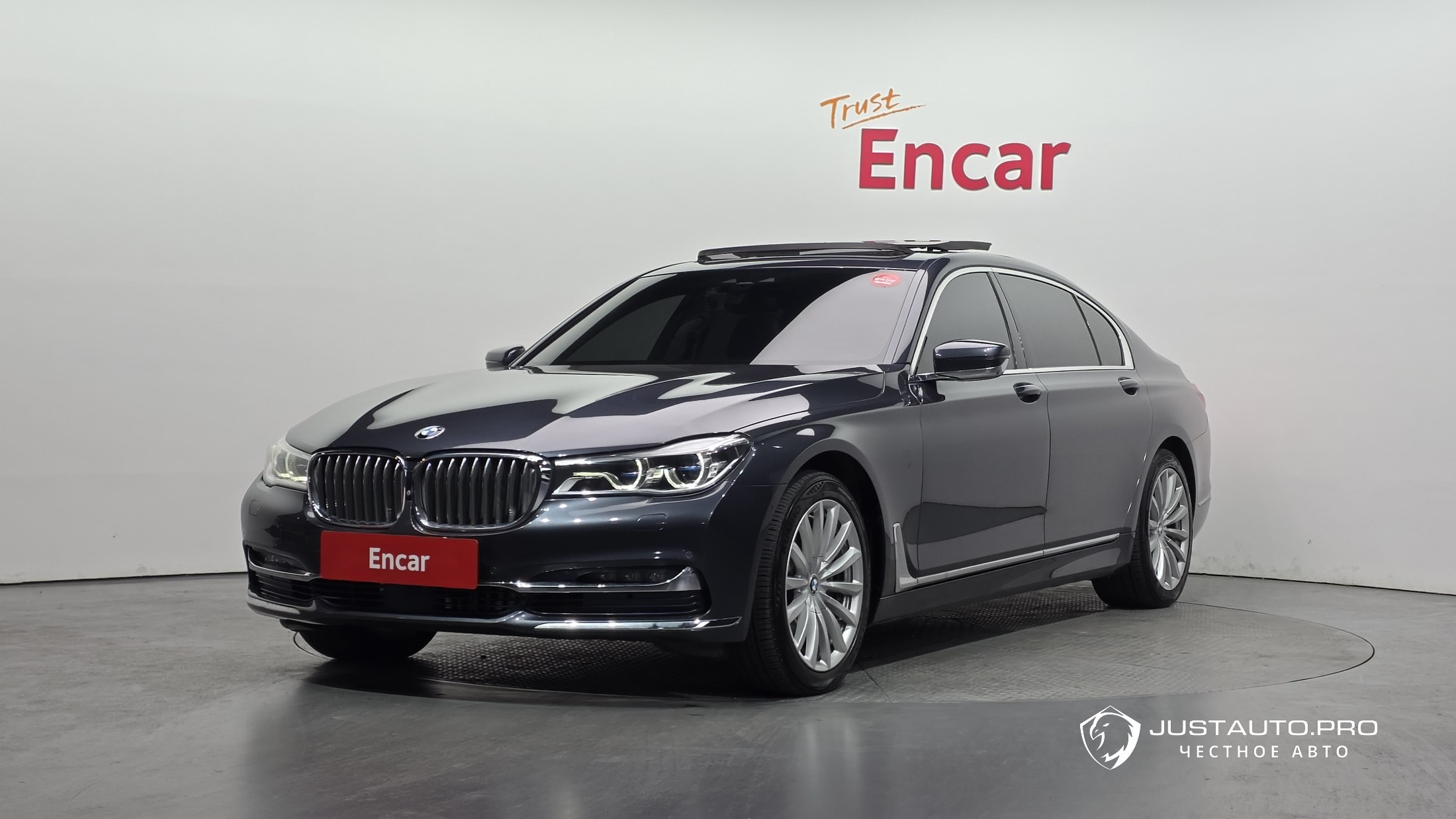 Автомобиль BMW 7-Series