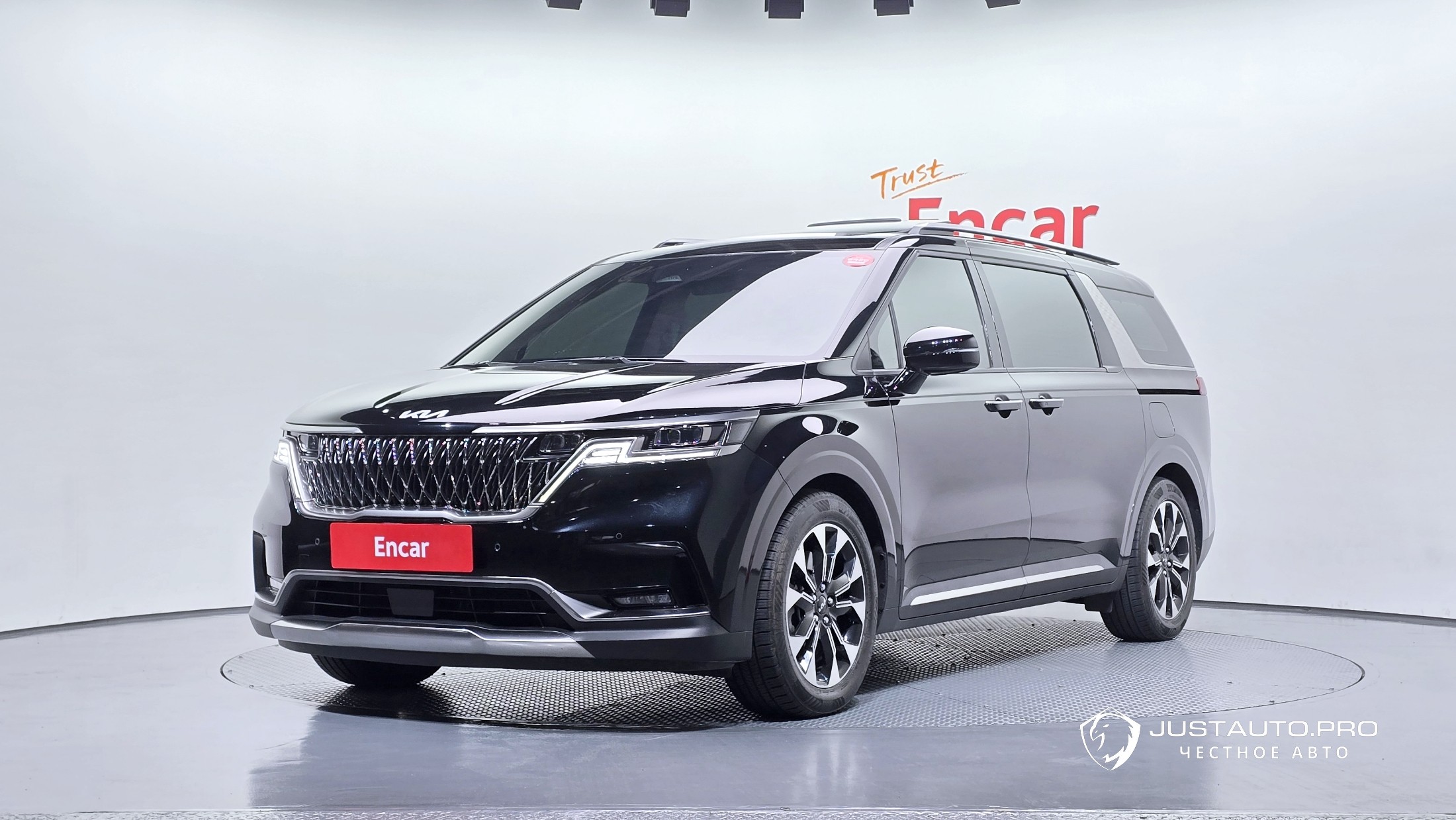Автомобиль Kia Canival