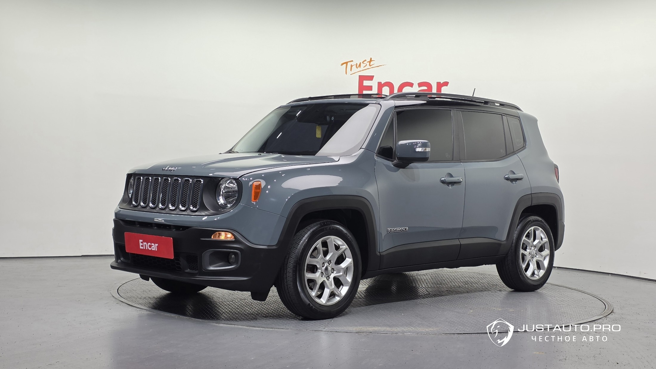 Автомобиль Jeep Renegade