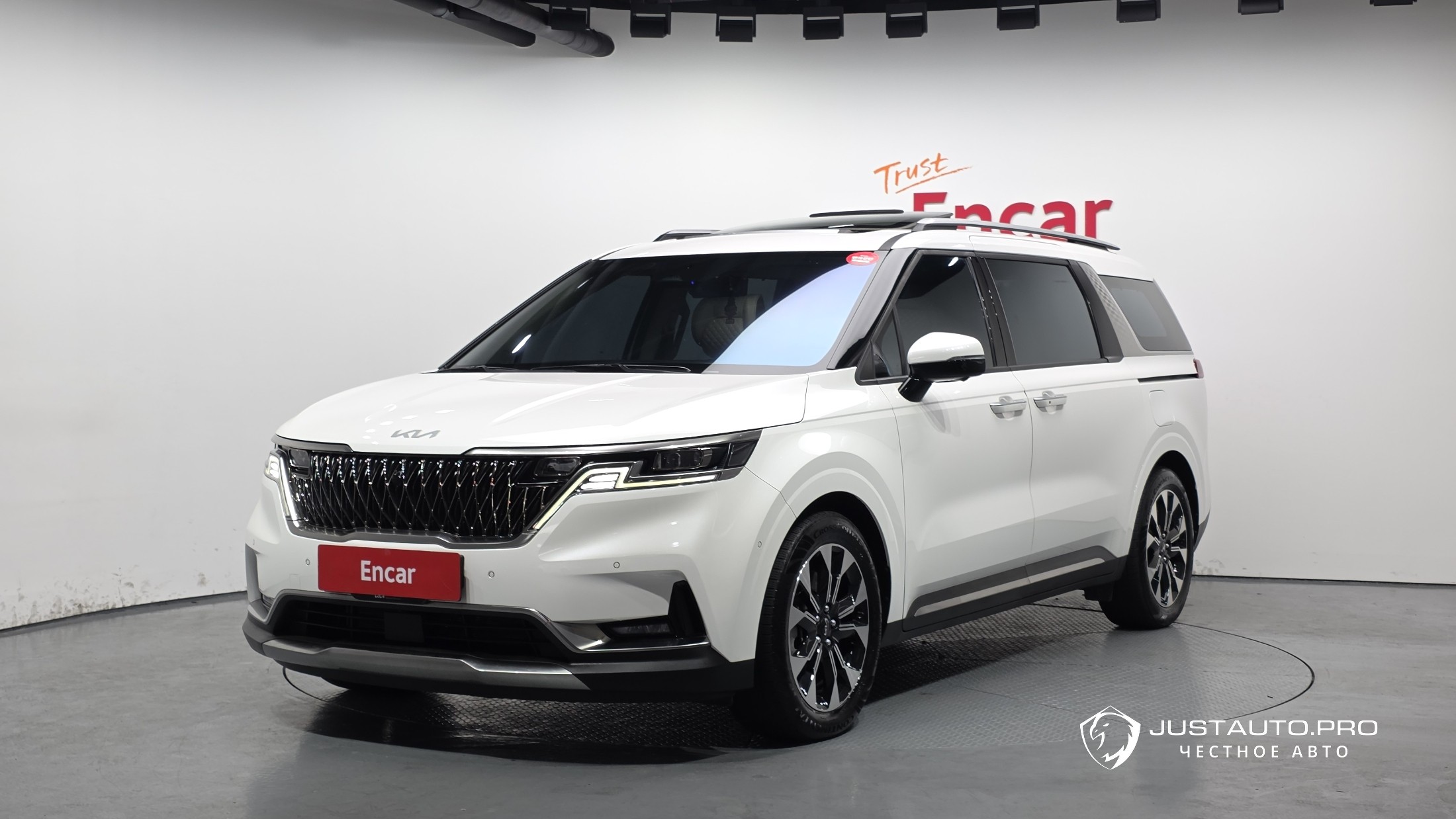 Автомобиль Kia Canival