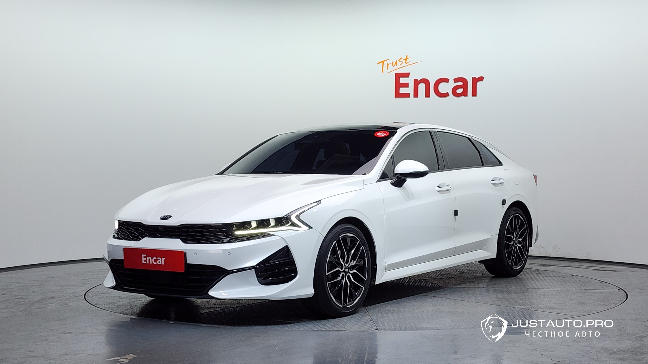Автомобиль Kia K5
