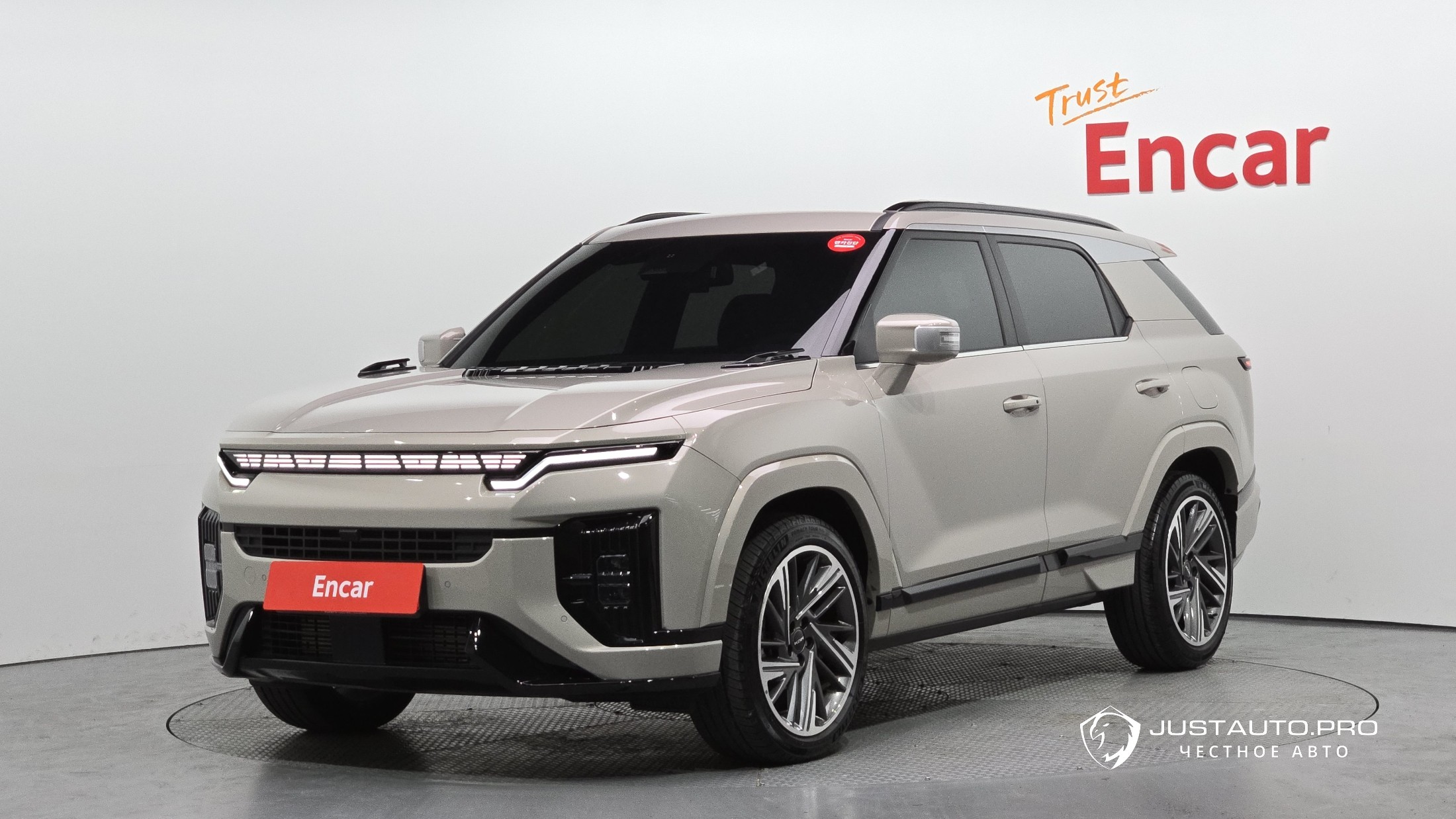 Автомобиль KG_Mobility_Ssangyong Actyon