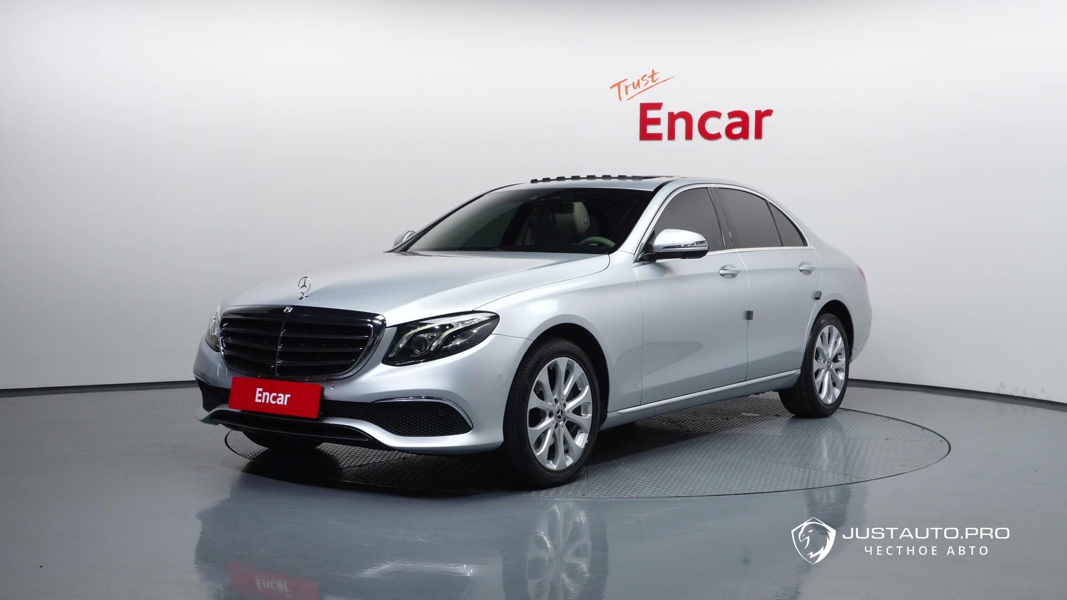 Автомобиль Mercedes-Benz E-Class