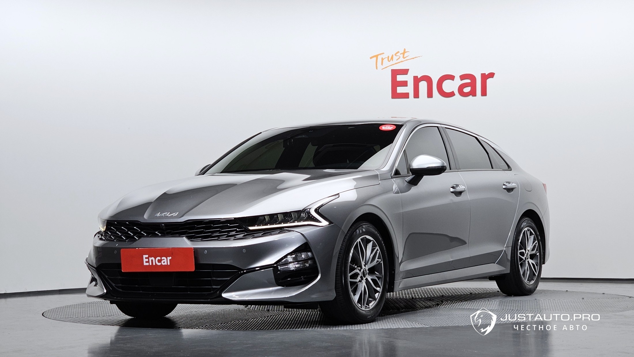 Автомобиль Kia K5