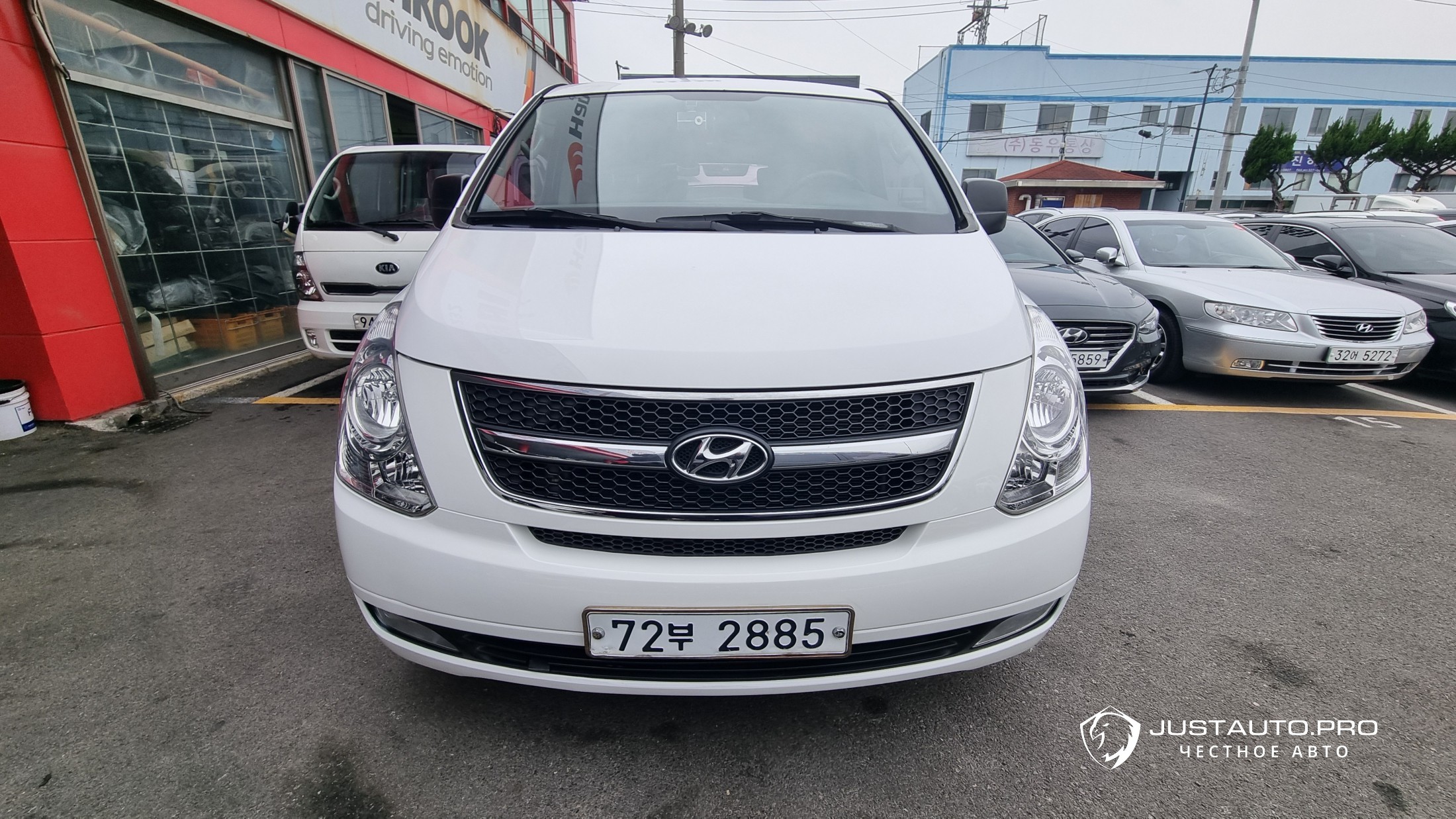 Автомобиль Hyundai Starex