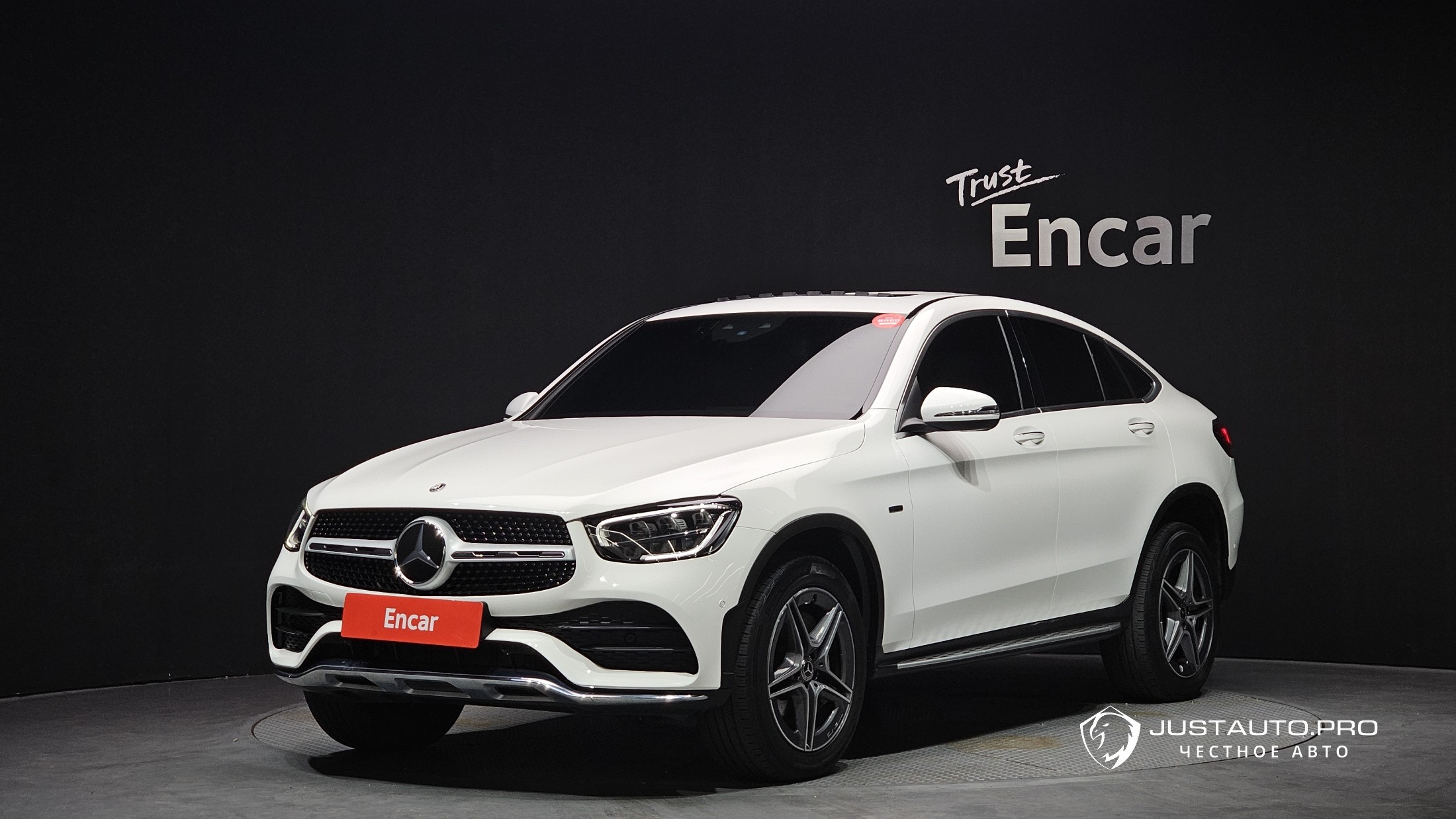 Автомобиль Mercedes-Benz GLC-Class