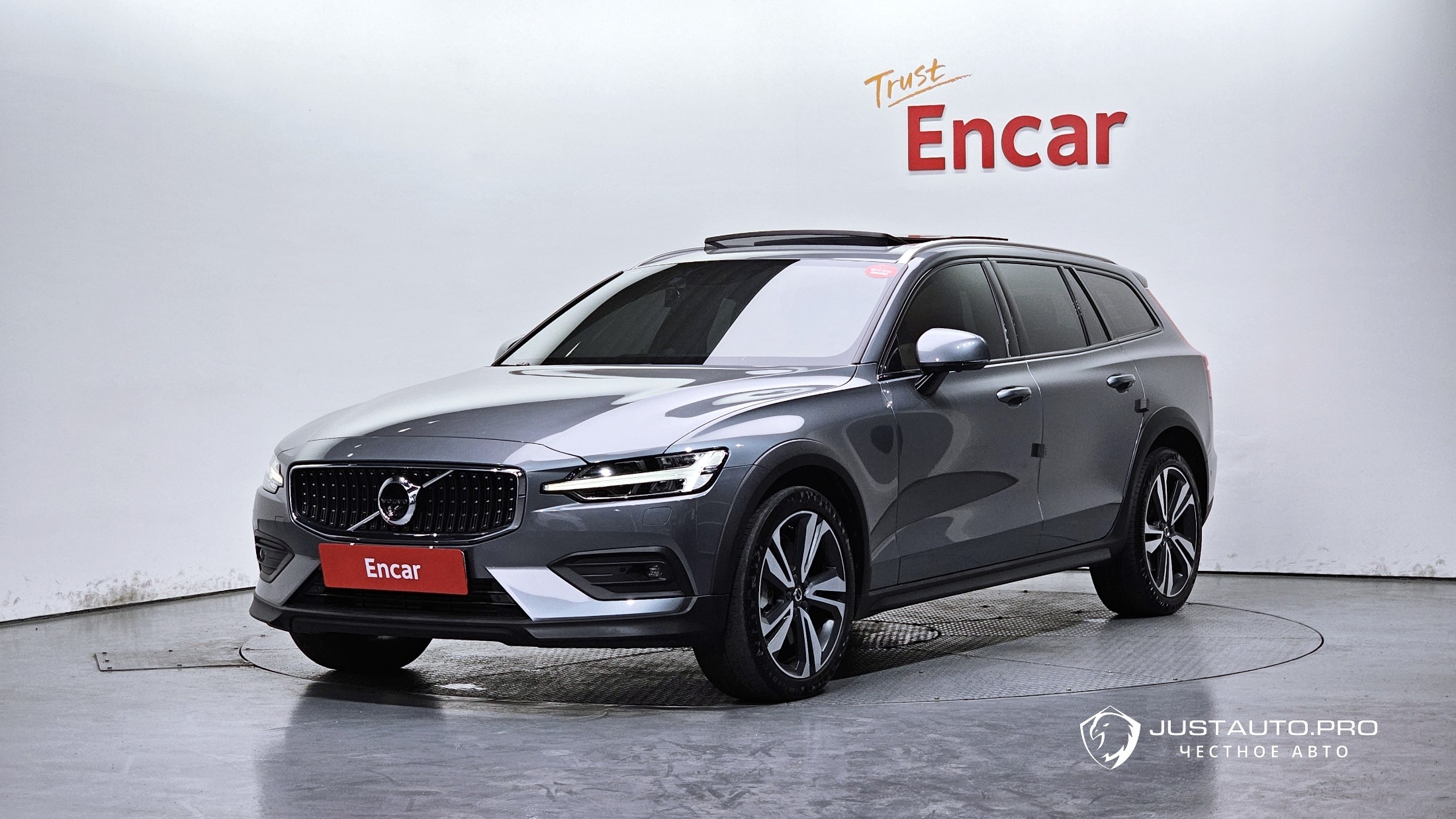 Автомобиль Volvo V60
