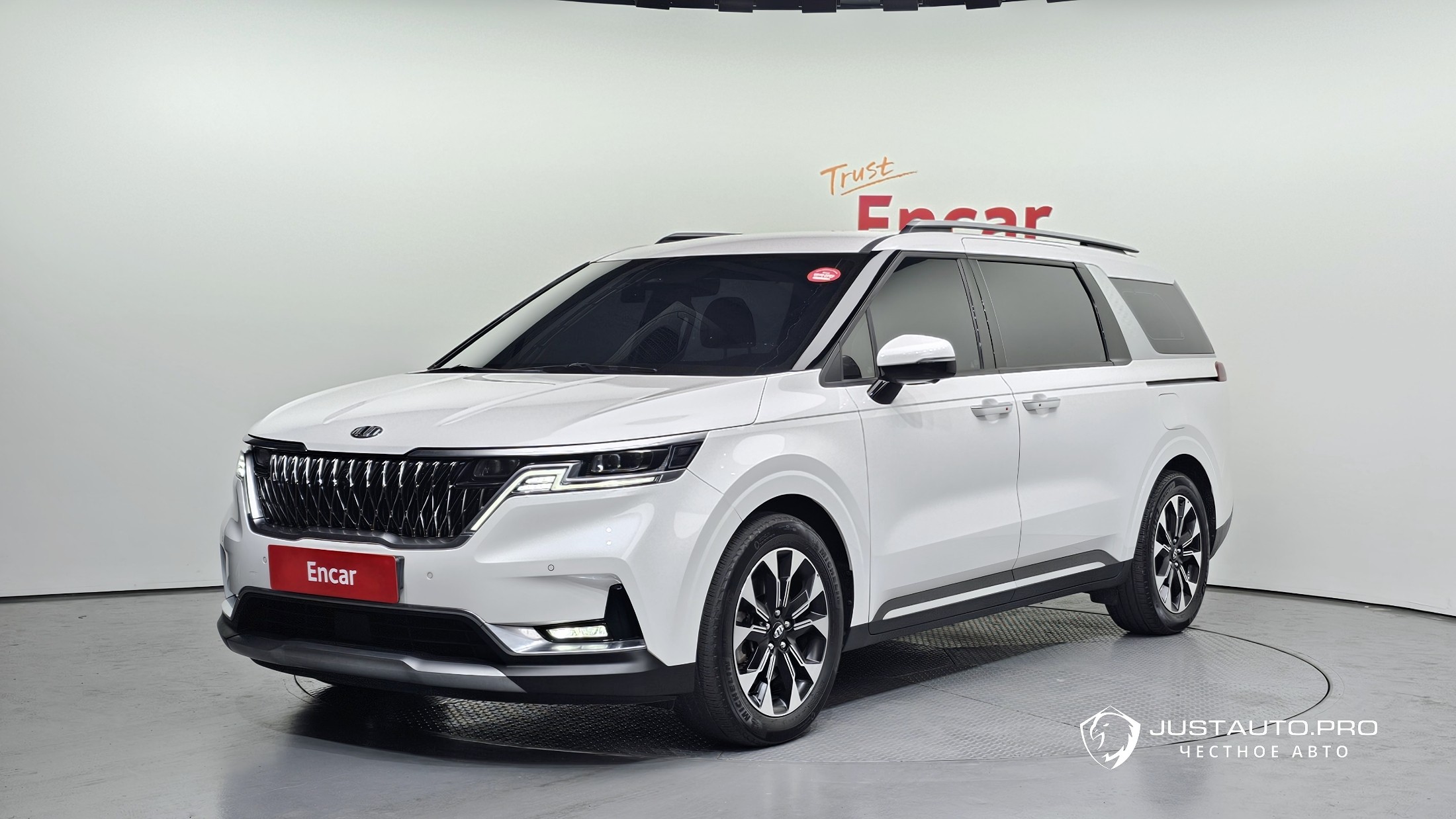 Автомобиль Kia Canival