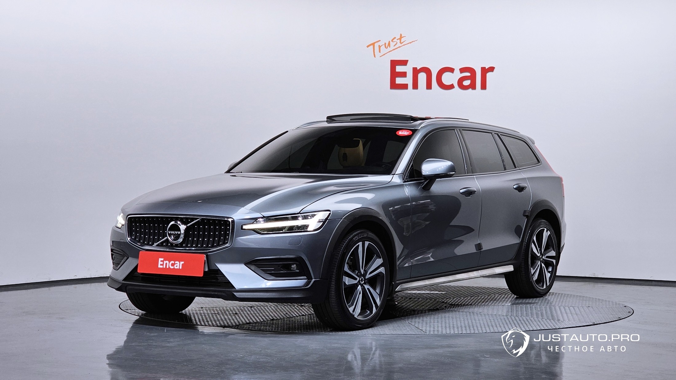 Автомобиль Volvo V60