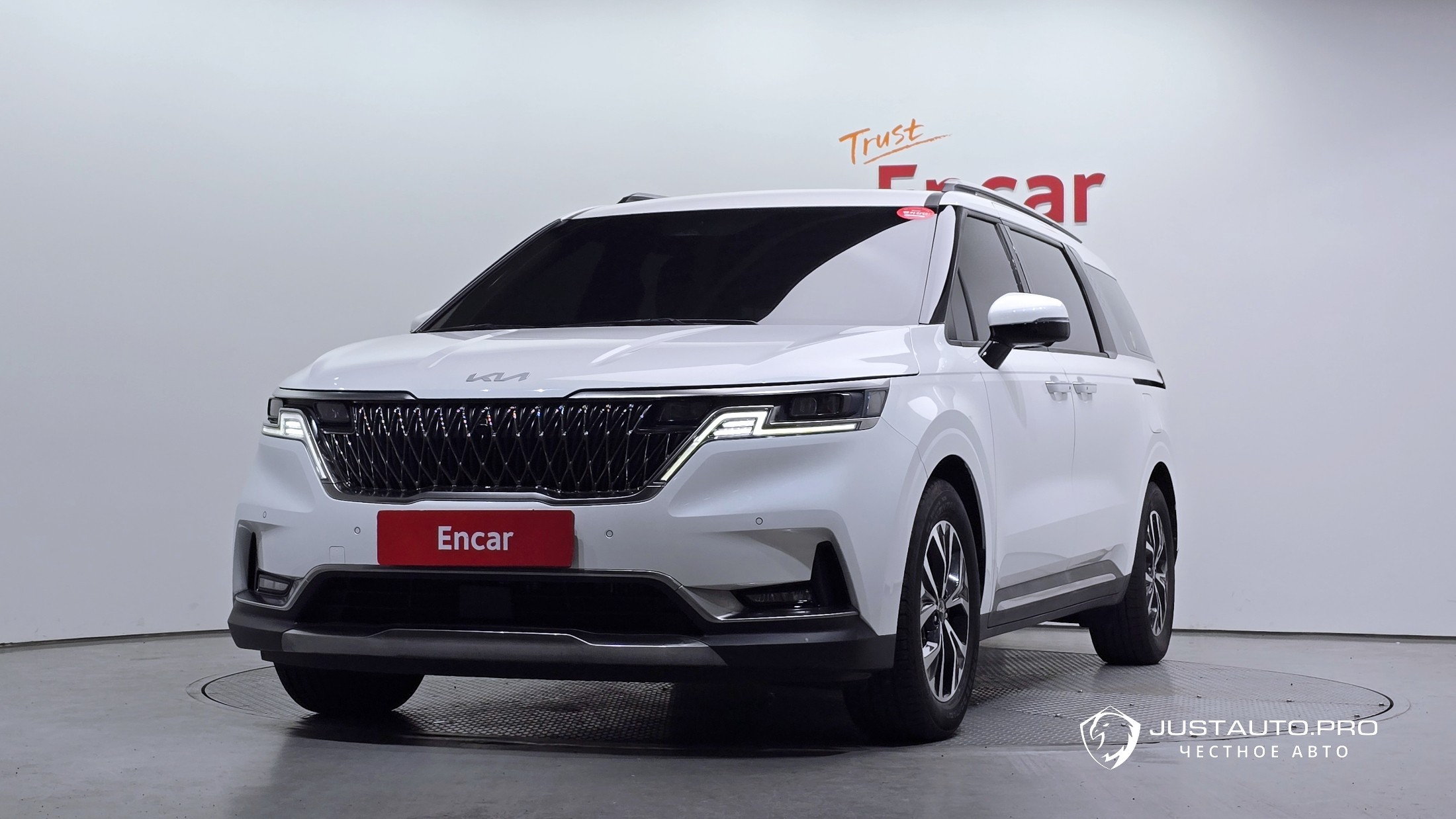 Автомобиль Kia Canival