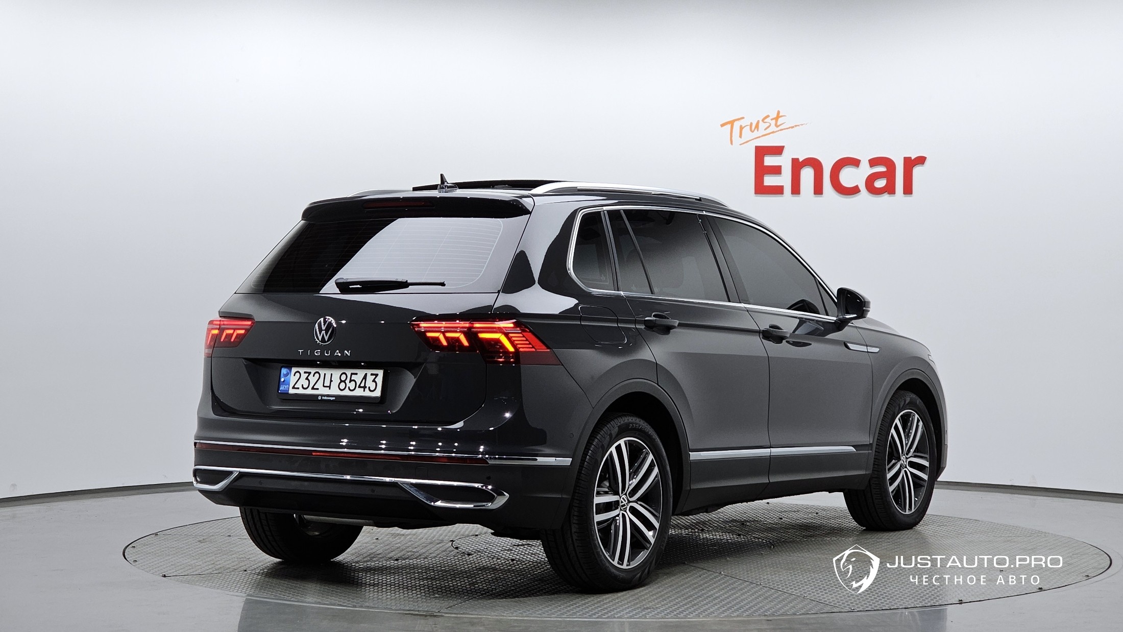 Автомобиль Volkswagen Tiguan