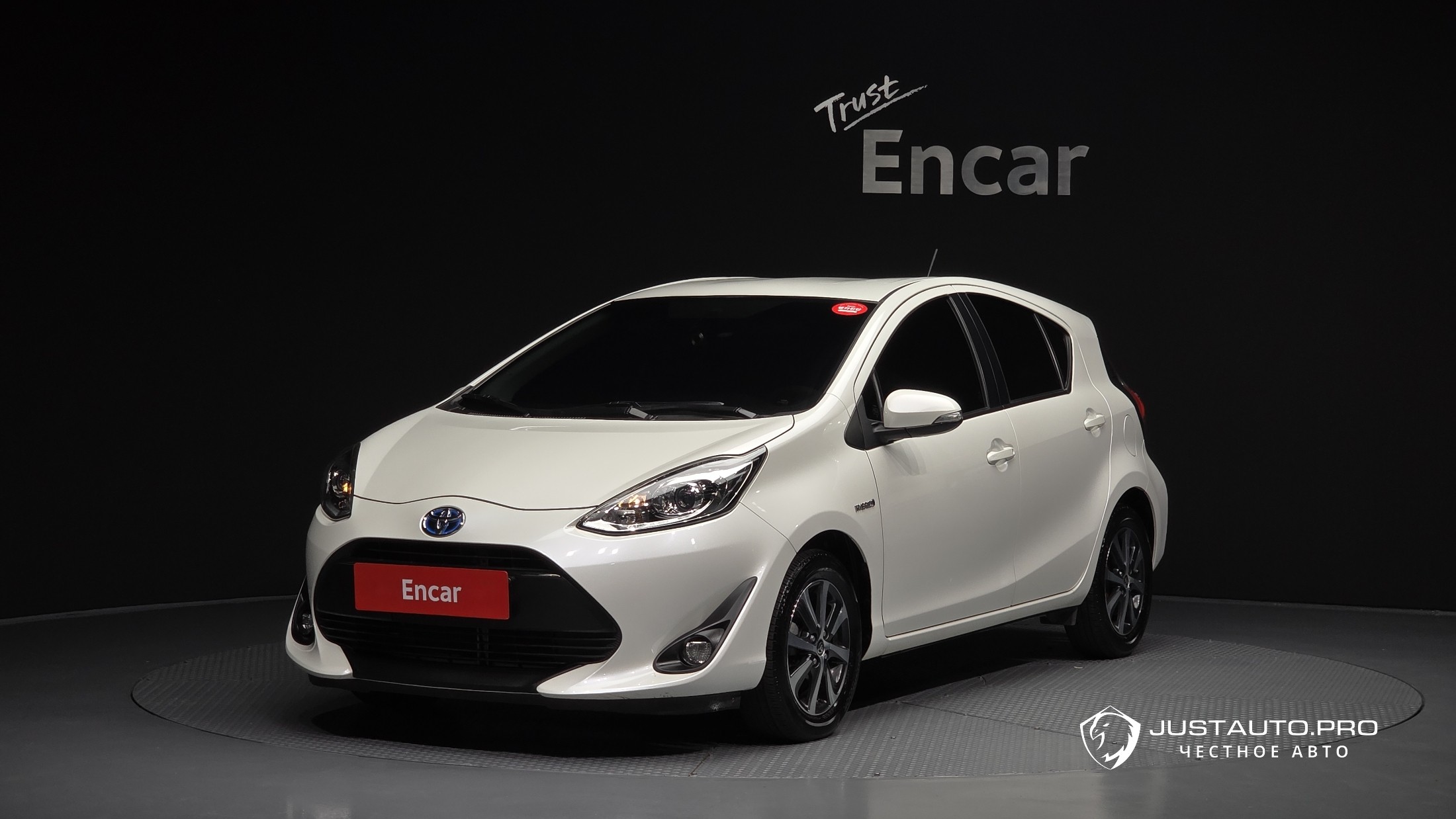 Автомобиль Toyota Prius