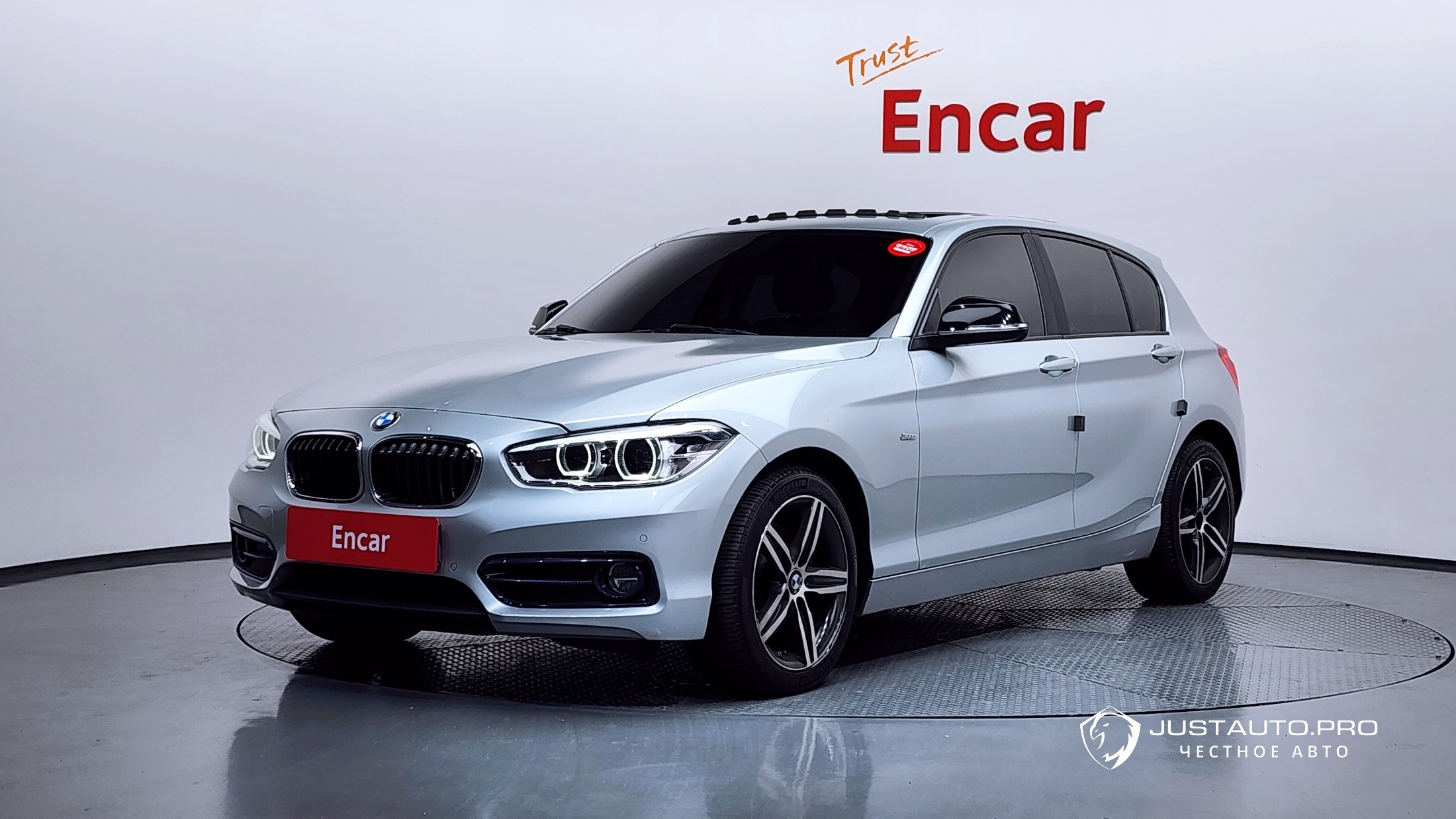 Автомобиль BMW 1-Series
