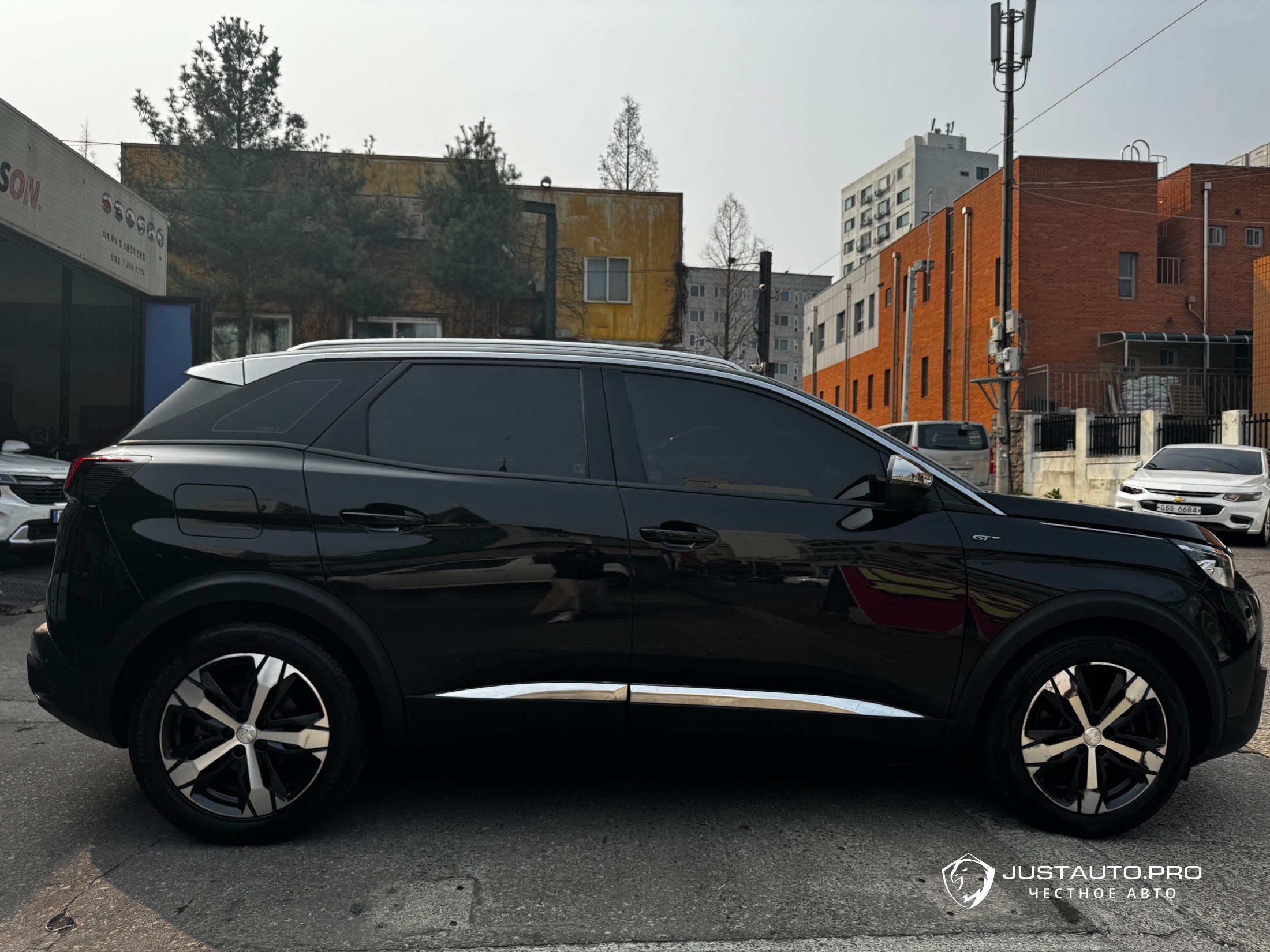 Автомобиль Peugeot 3008