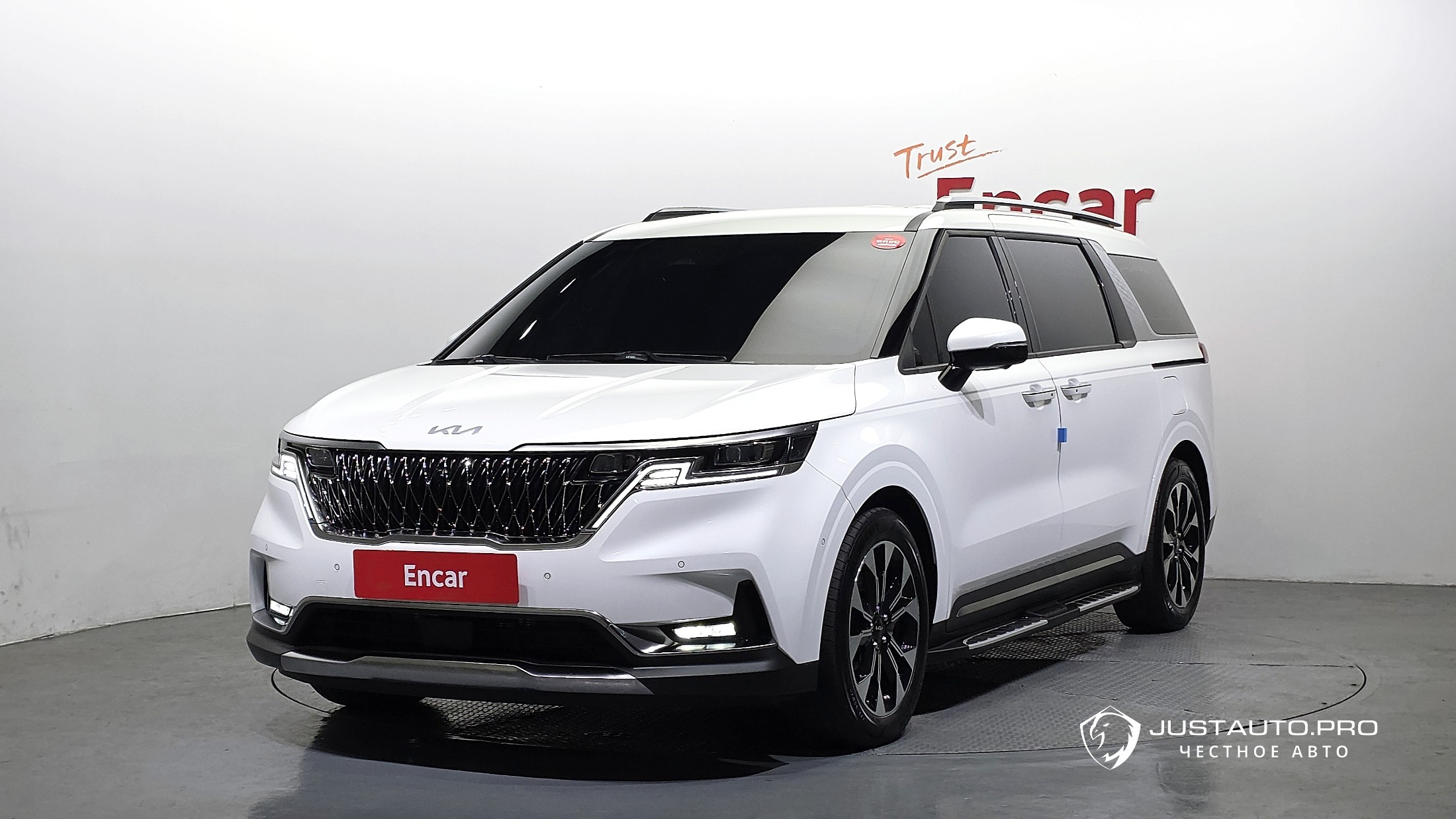 Автомобиль Kia Canival