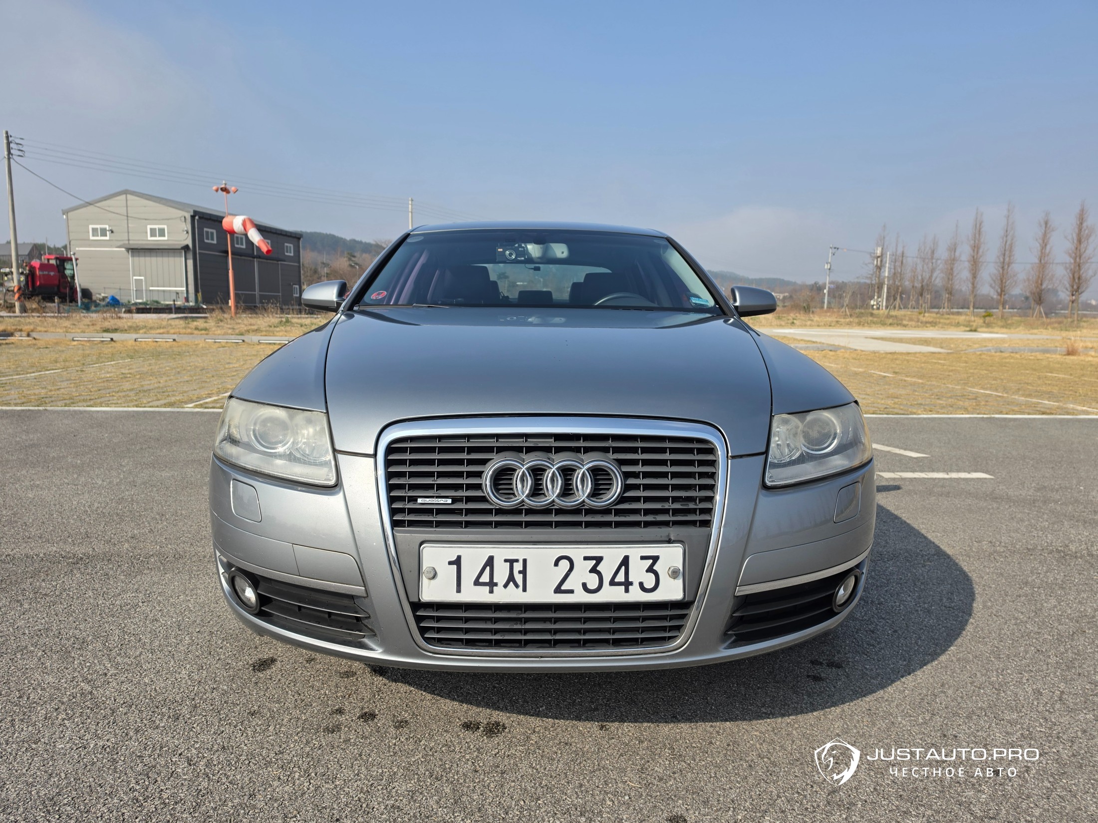 Автомобиль Audi A6