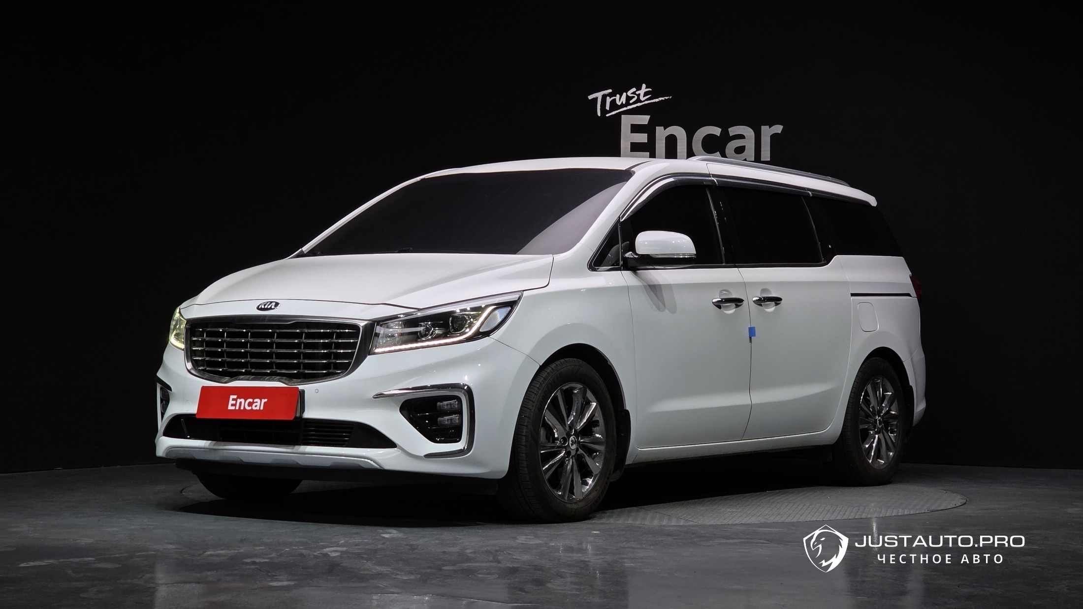 Автомобиль Kia Canival
