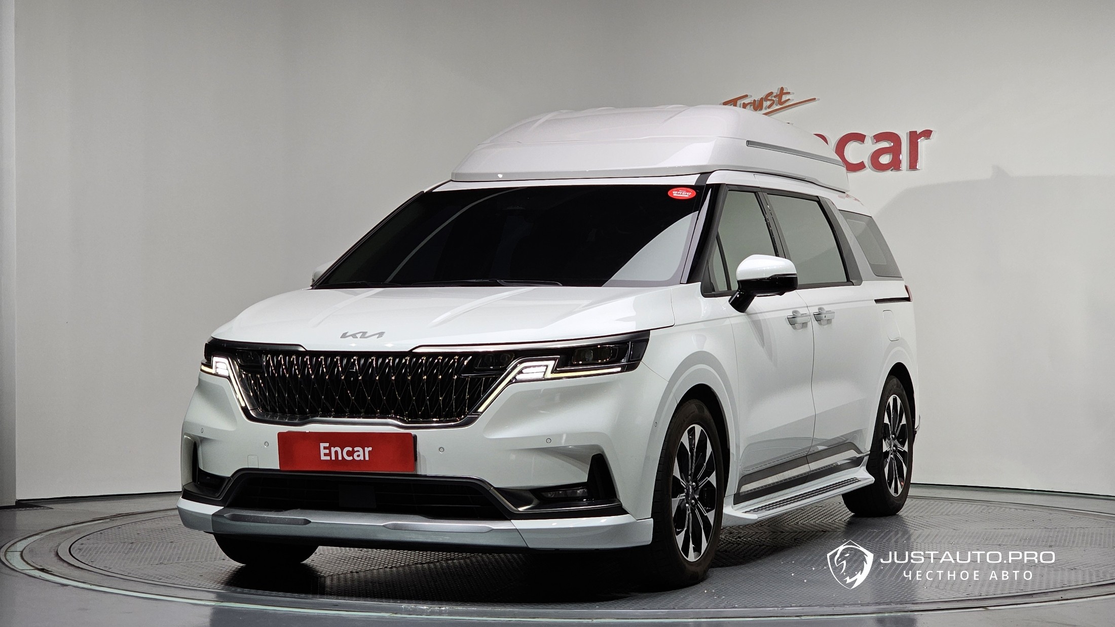 Автомобиль Kia Canival