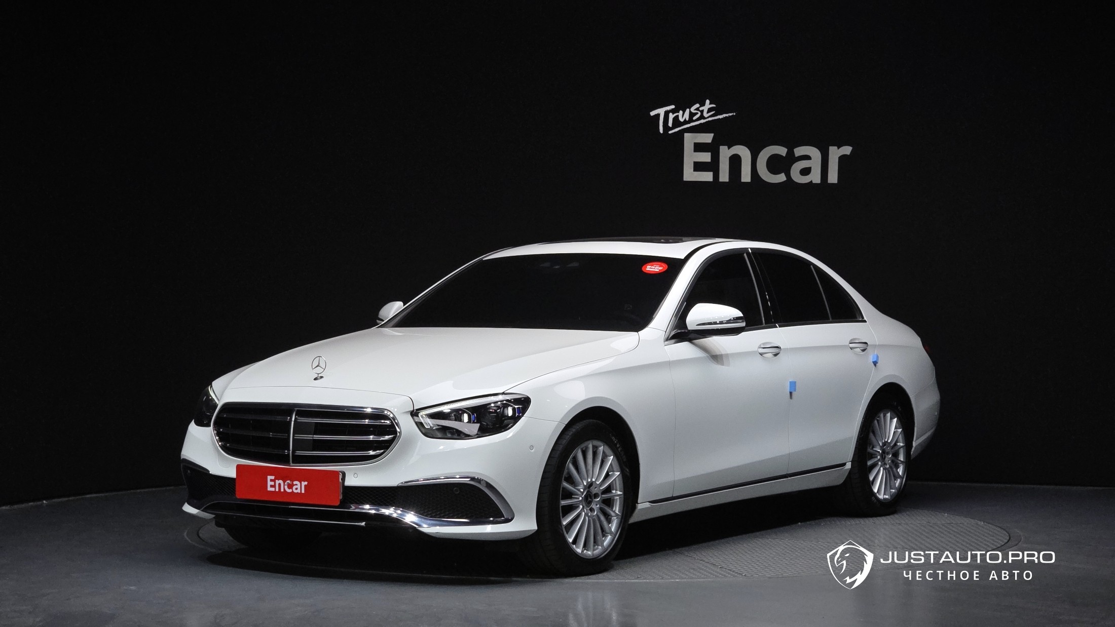 Автомобиль Mercedes-Benz E-Class