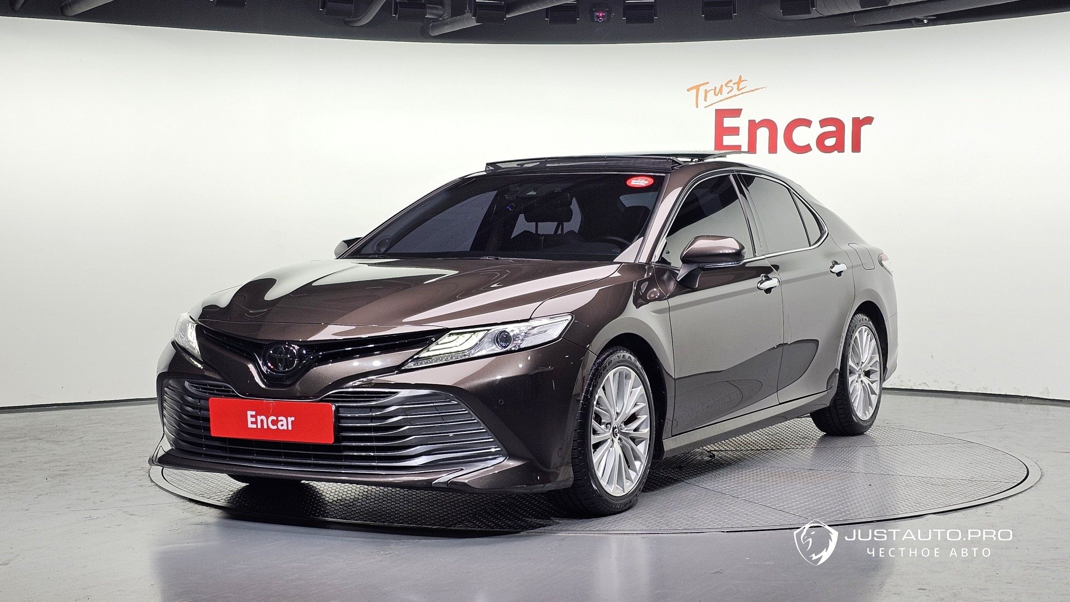 Автомобиль Toyota Camry