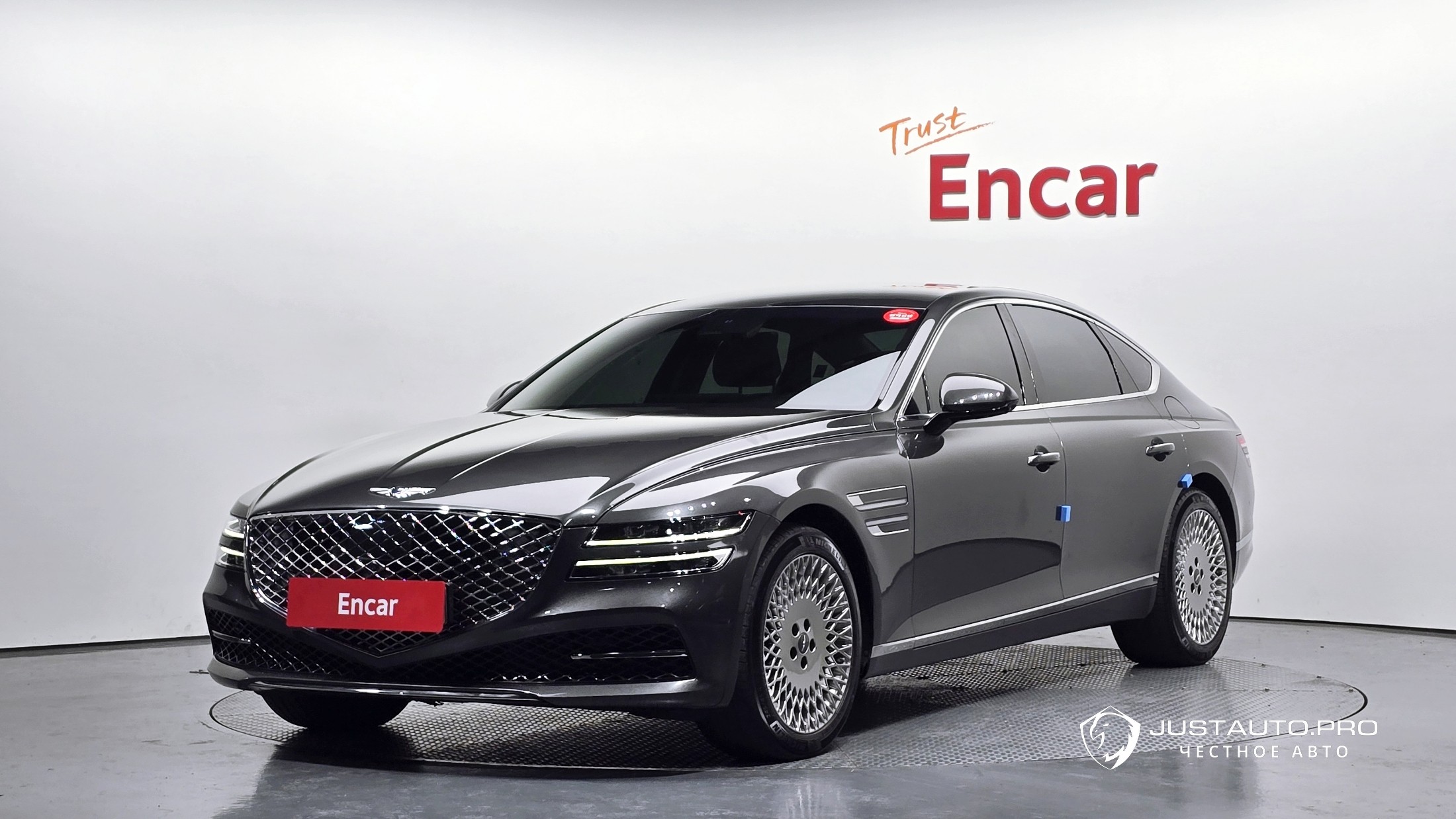 Автомобиль Genesis G80