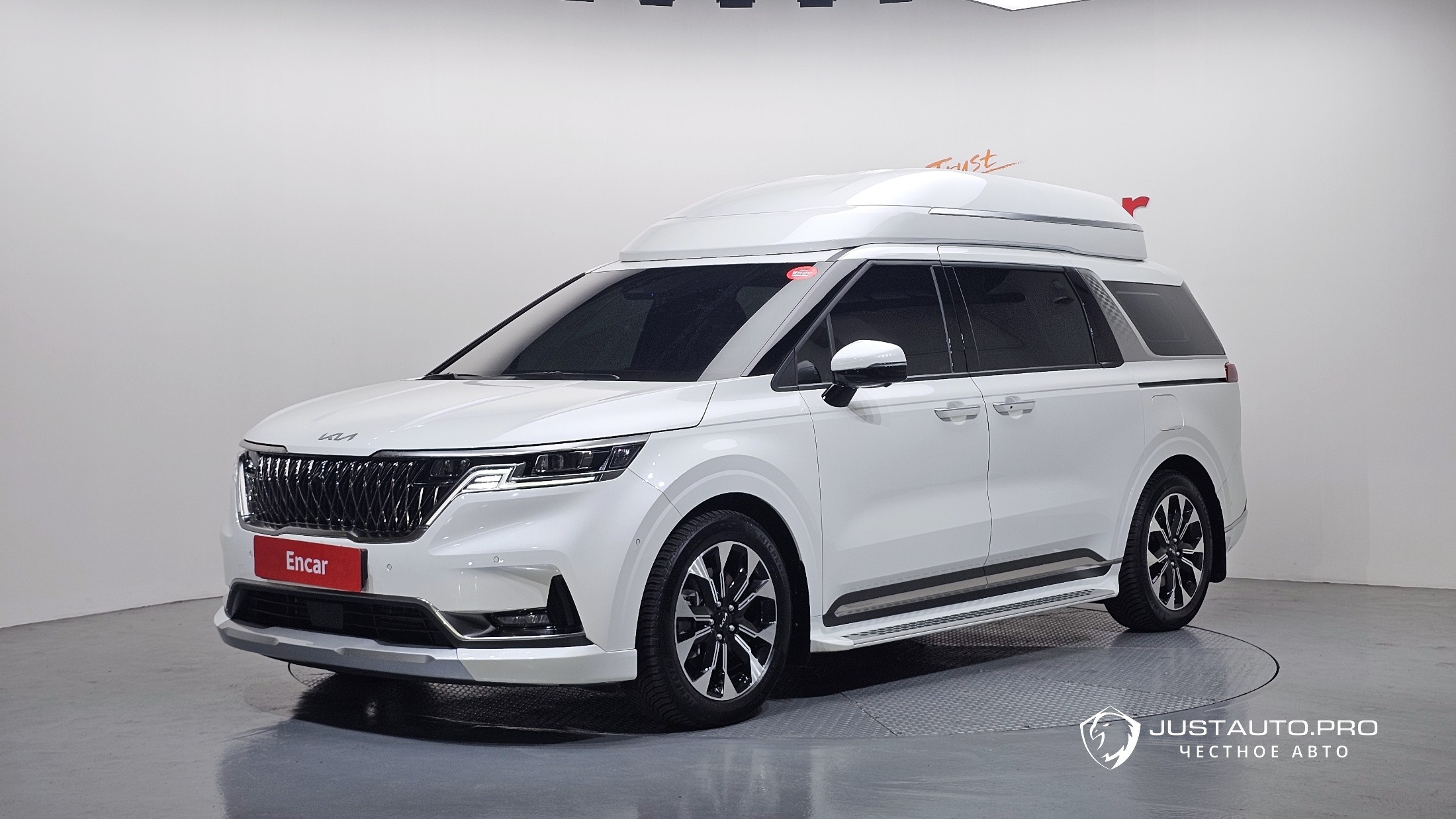 Автомобиль Kia Canival