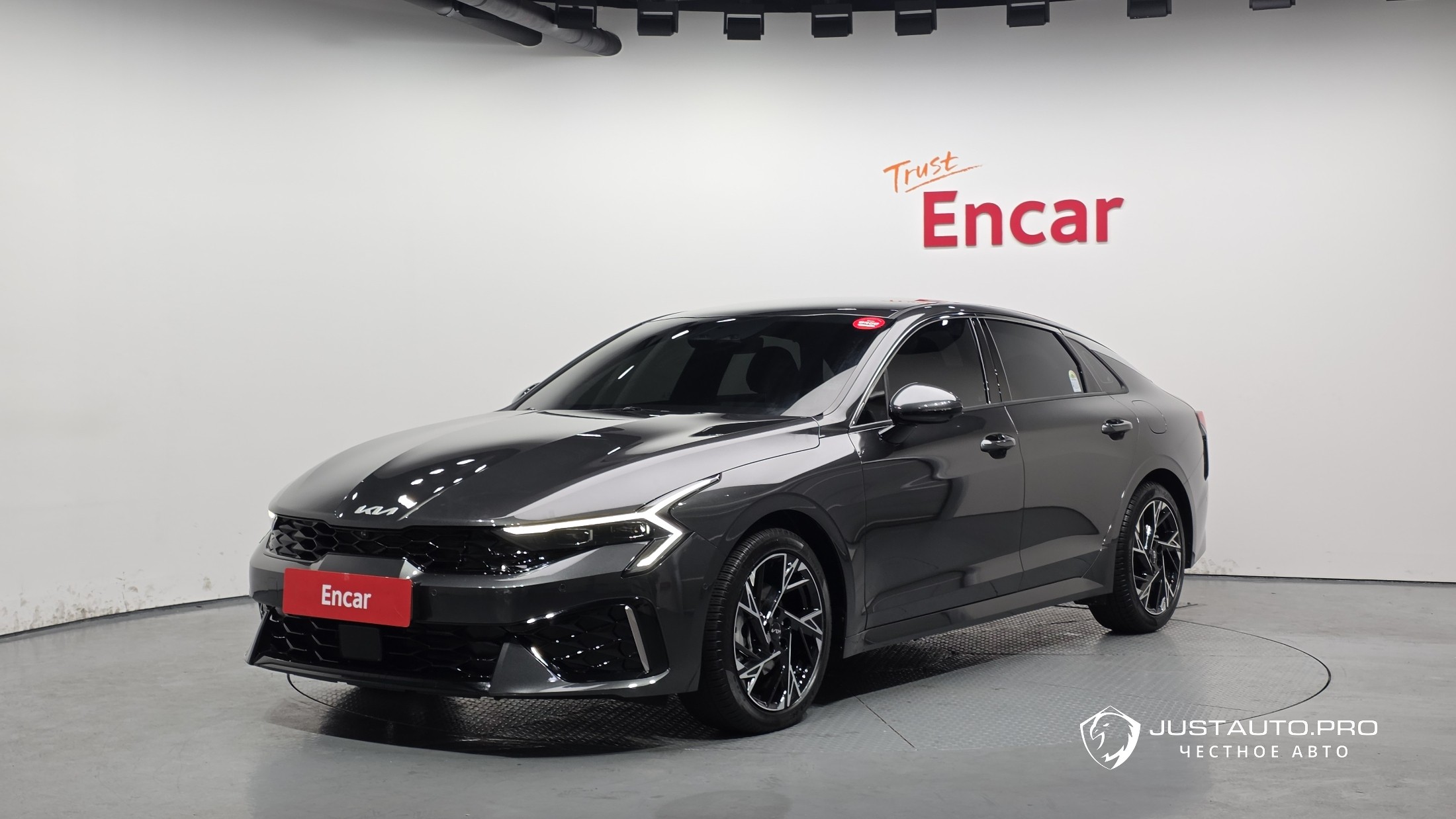 Автомобиль Kia K5