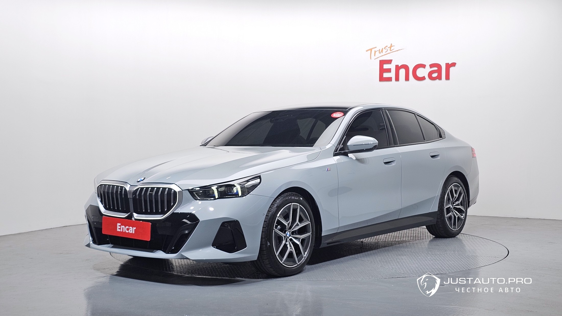 Автомобиль BMW 5-Series
