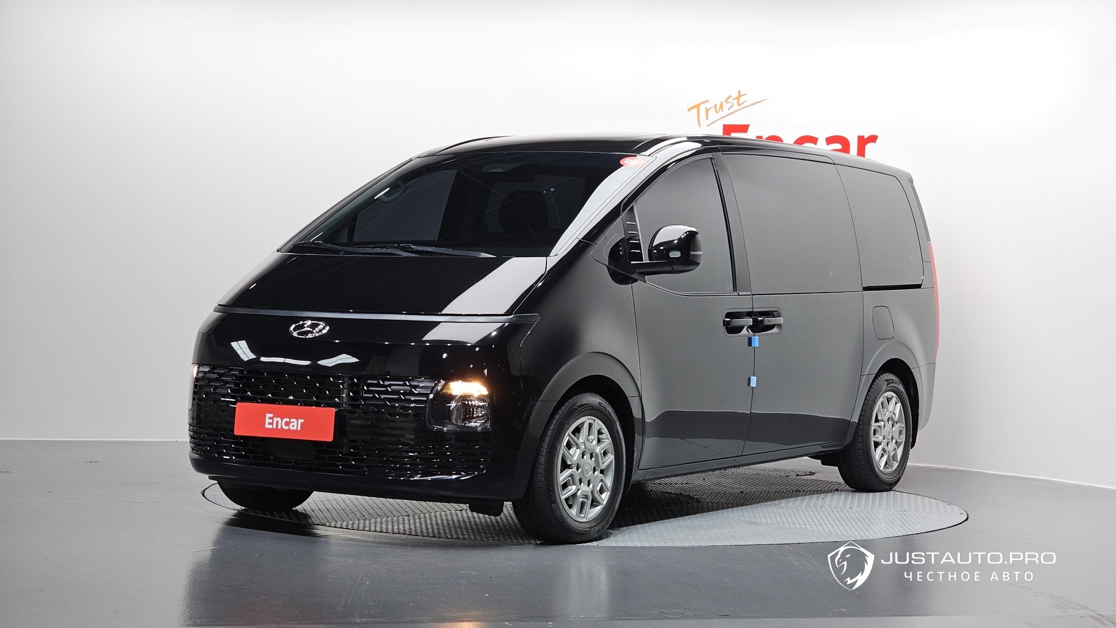Автомобиль Hyundai Staria
