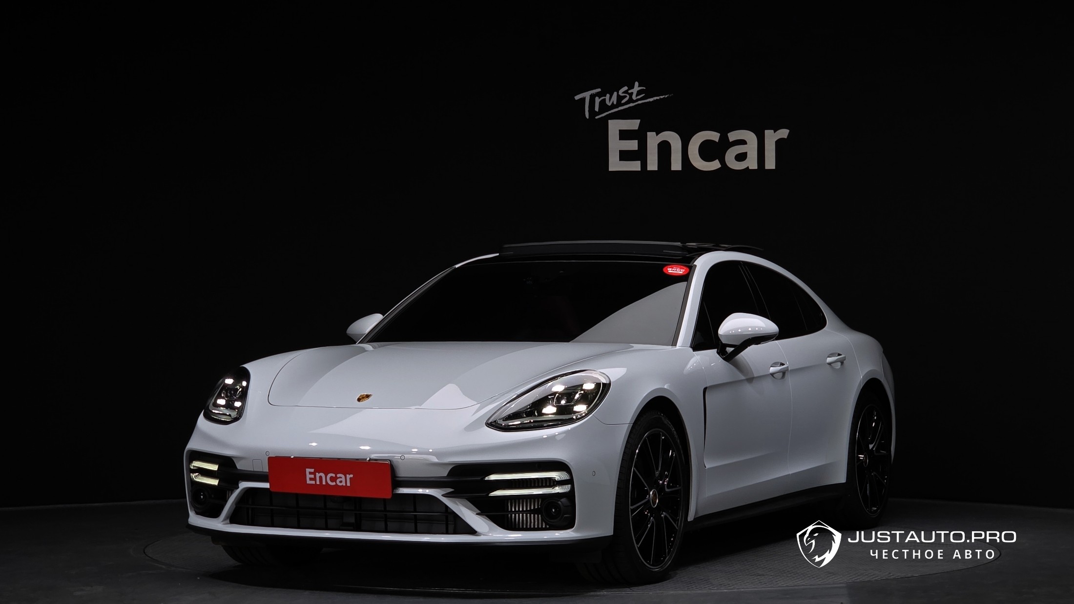 Автомобиль Porsche Panamera