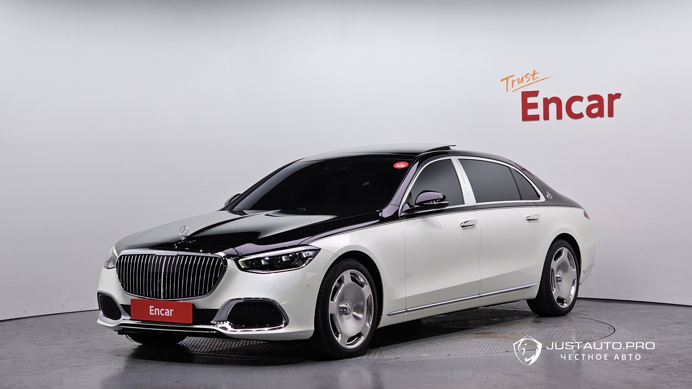 Автомобиль Mercedes-Benz S-Class