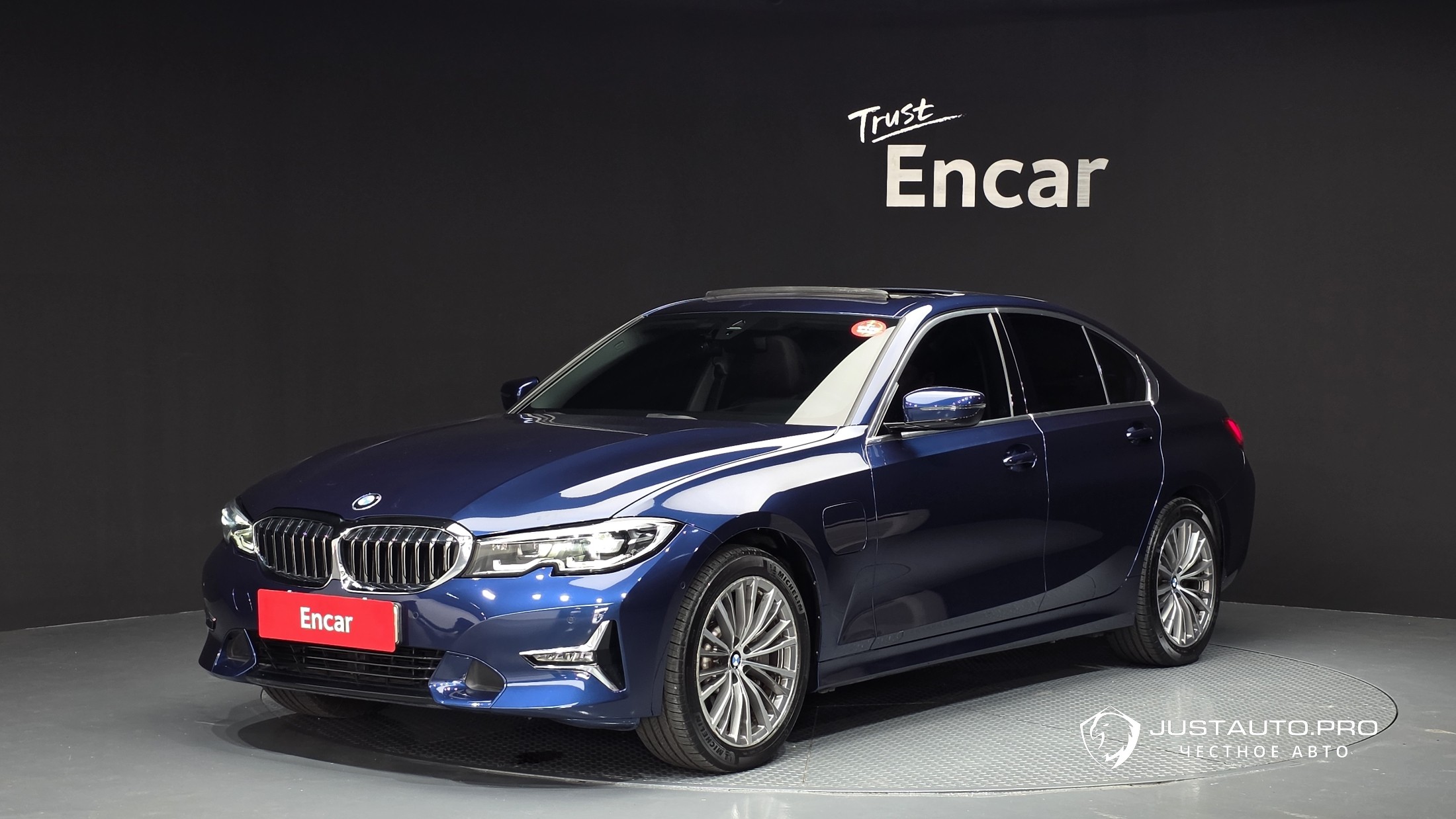 Автомобиль BMW 3-Series