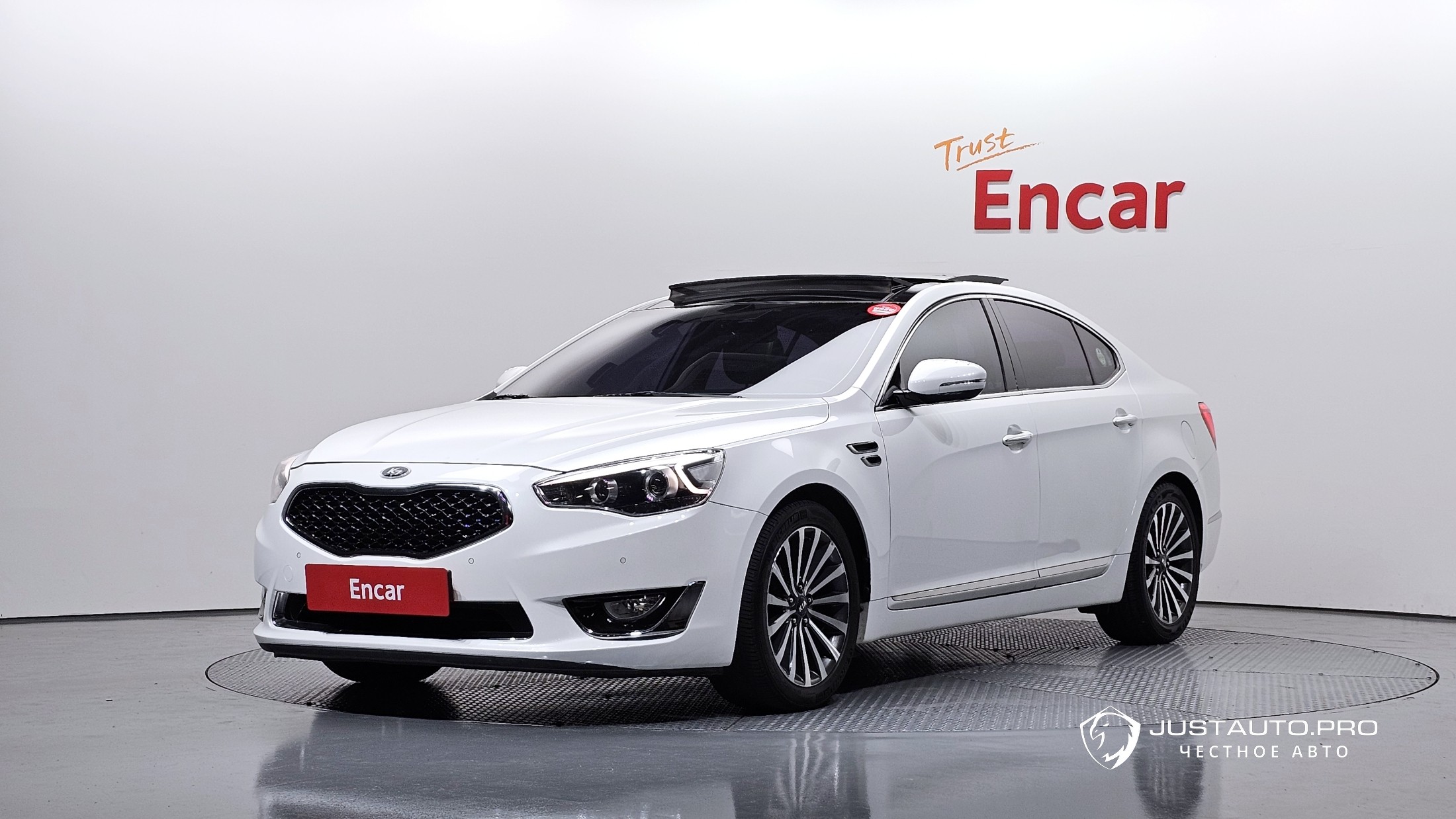 Автомобиль Kia K7