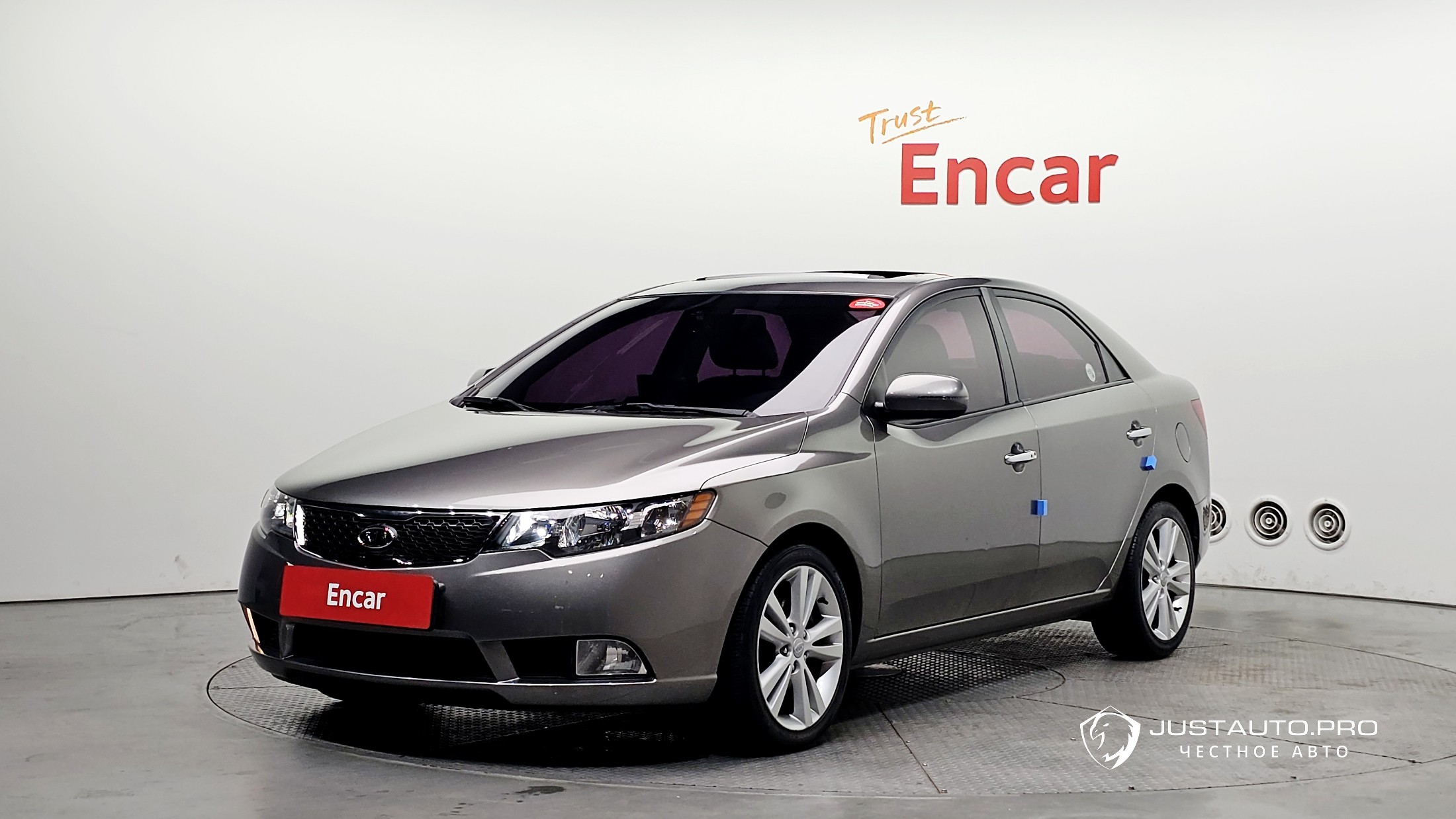 Автомобиль Kia Porte