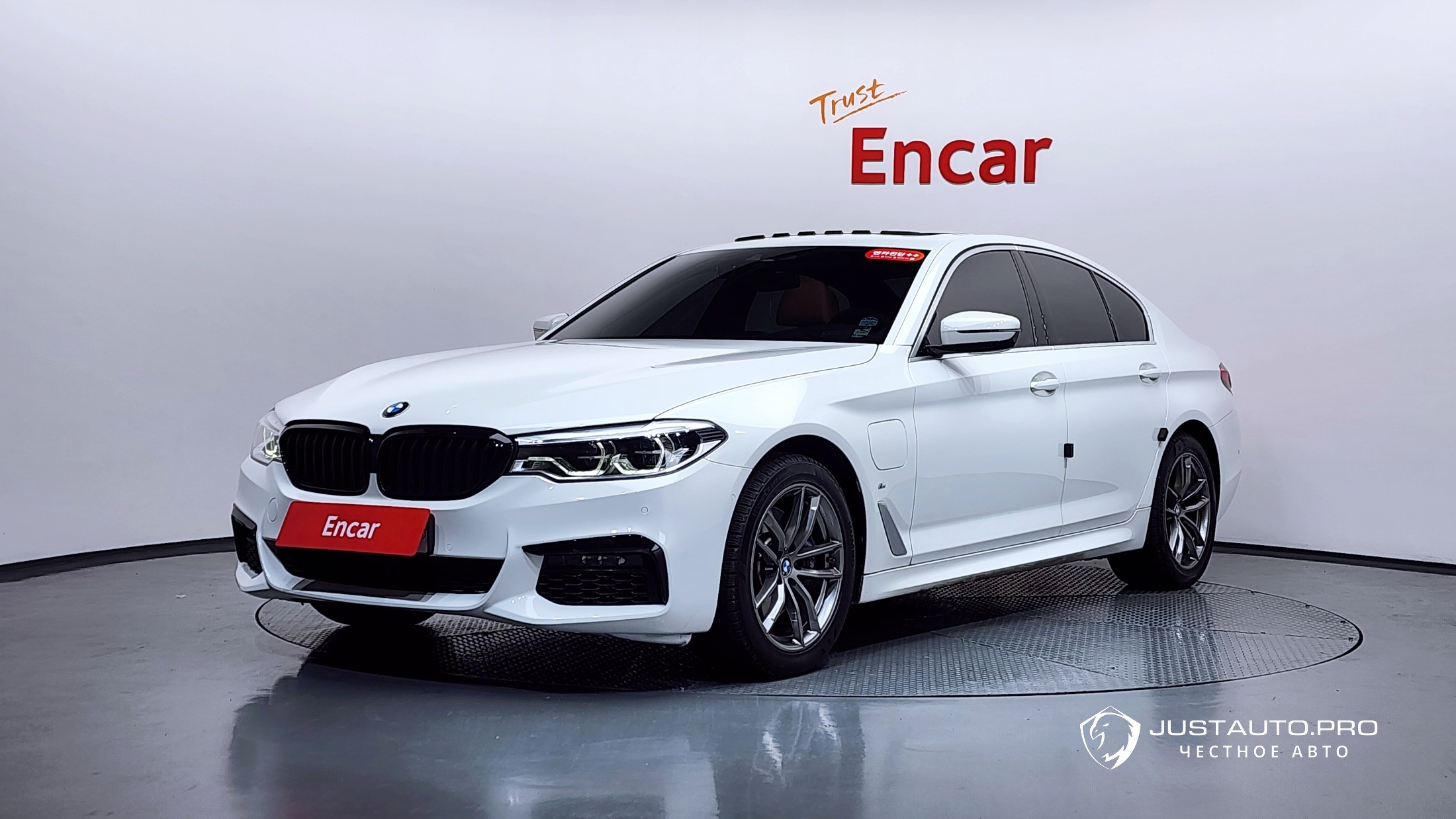 Автомобиль BMW 5-Series