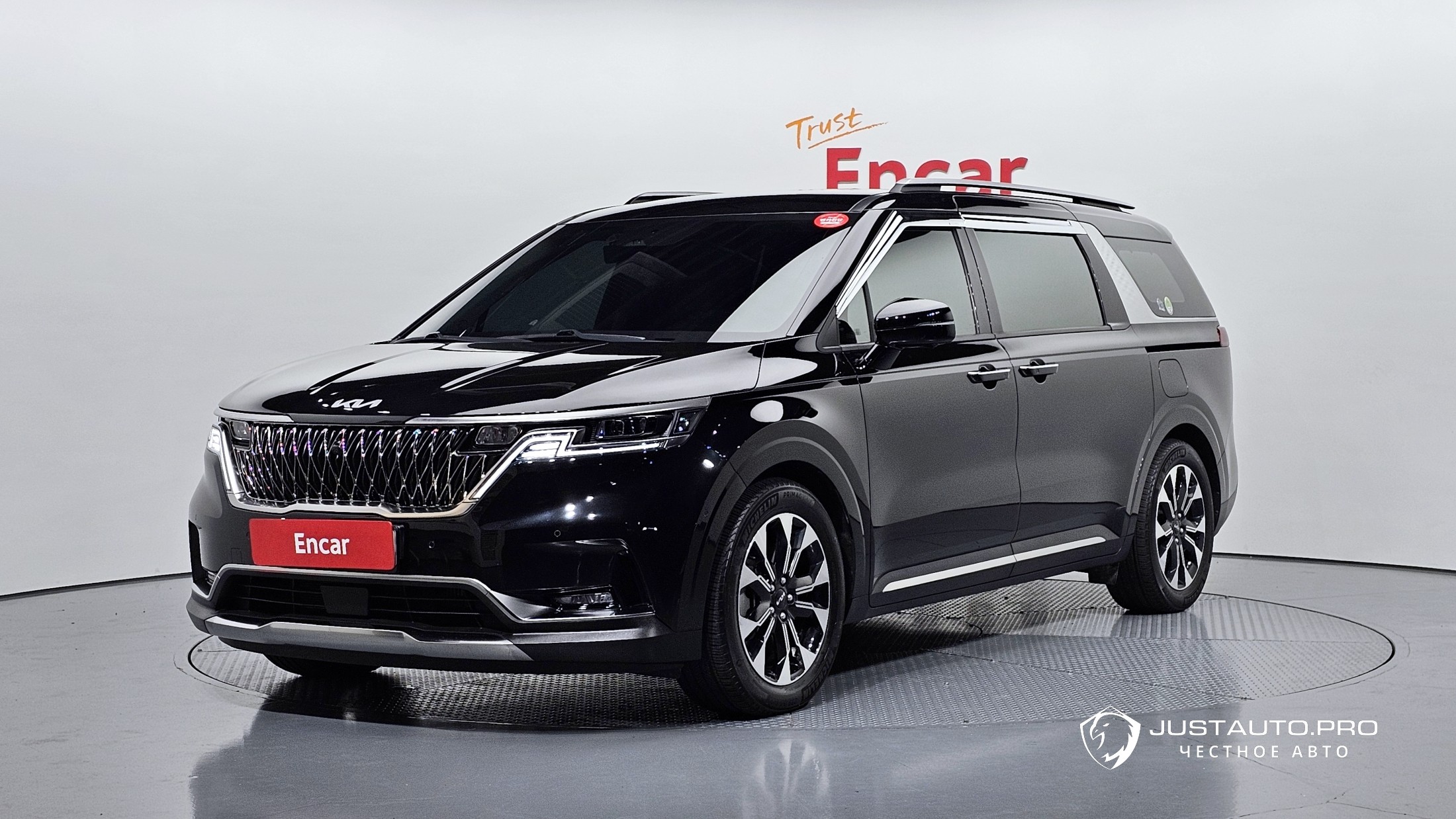 Автомобиль Kia Canival