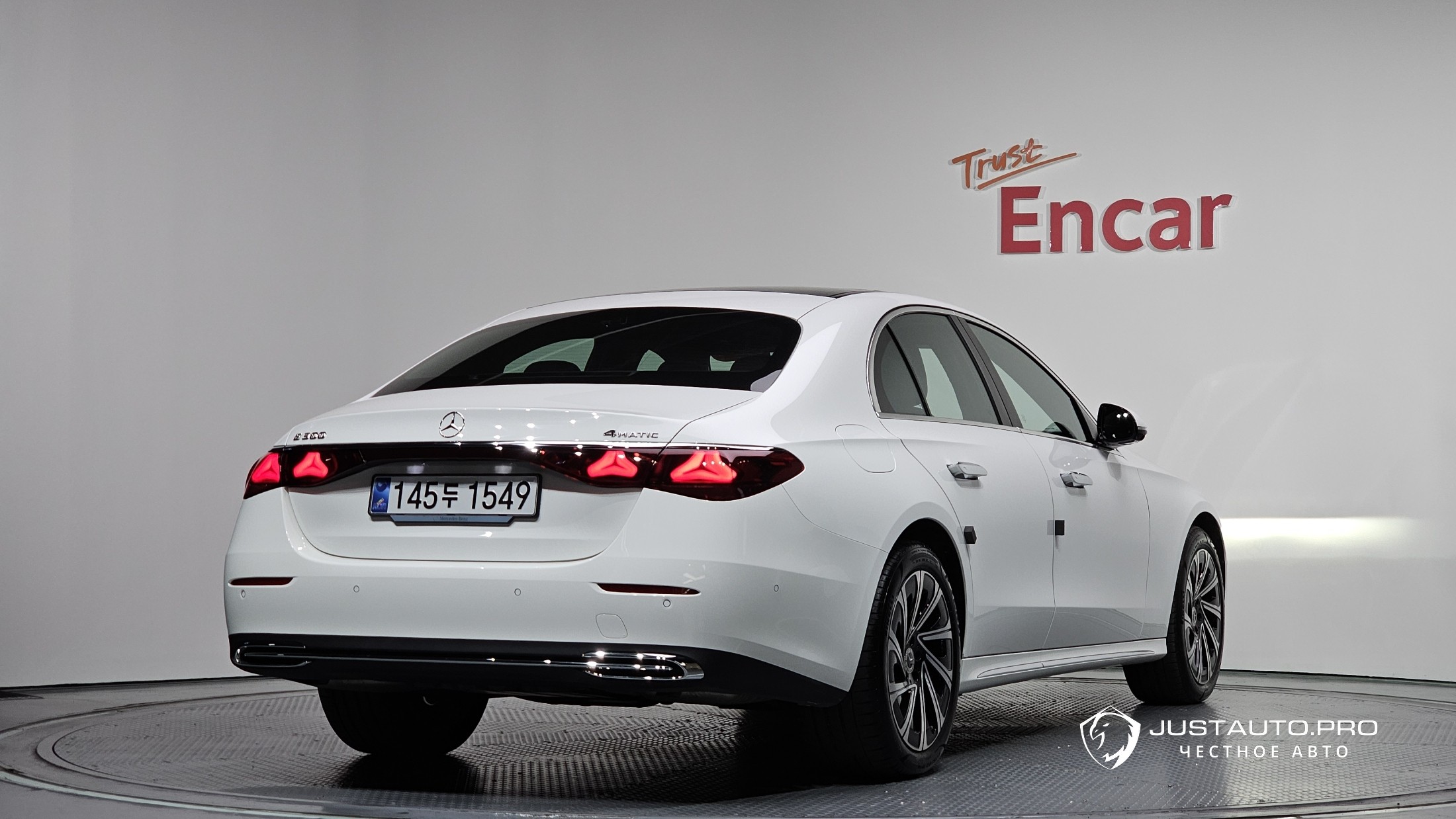 Автомобиль Mercedes-Benz E-Class