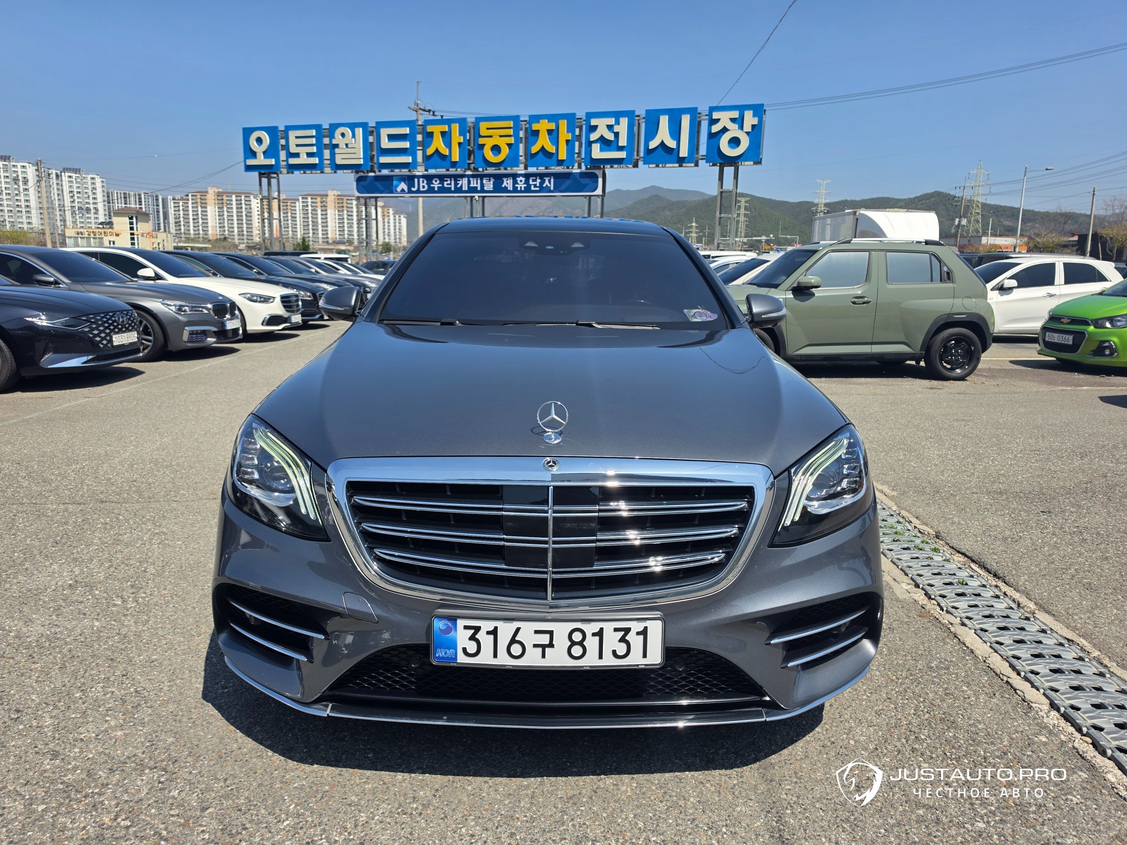 Автомобиль Mercedes-Benz S-Class