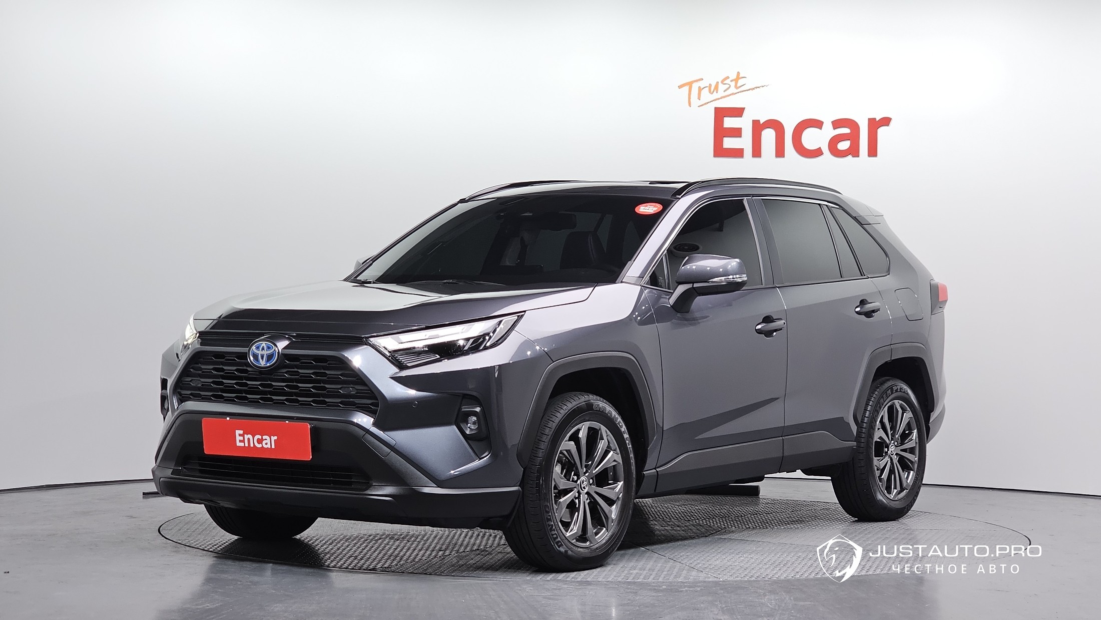 Автомобиль Toyota RAV4