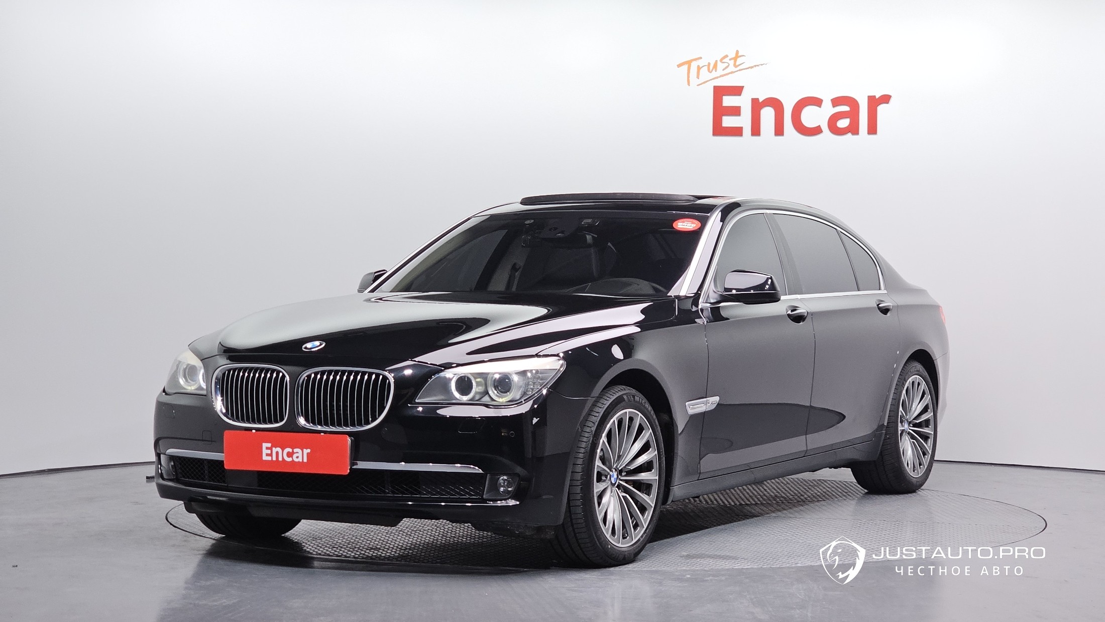 Автомобиль BMW 7-Series