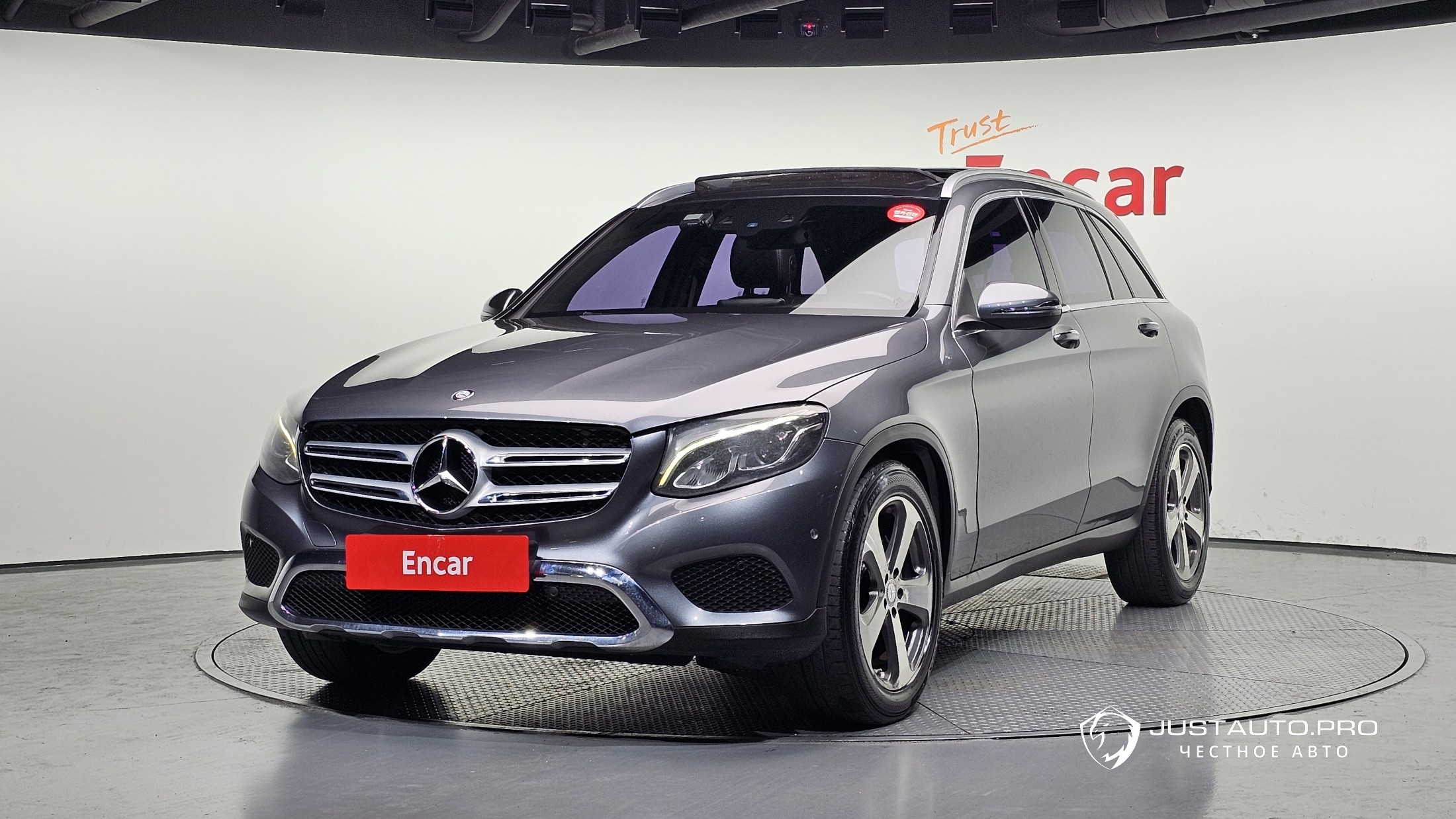 Автомобиль Mercedes-Benz GLC-Class