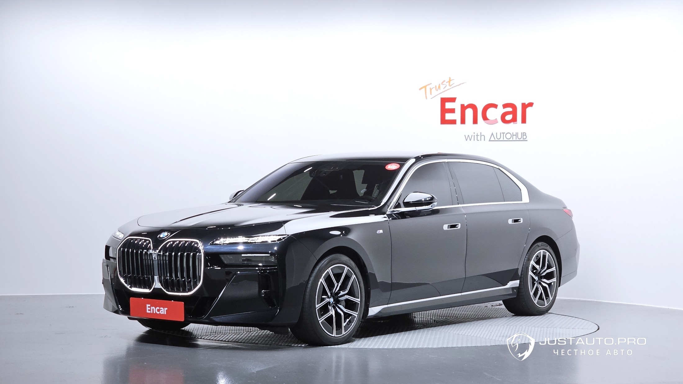 Автомобиль BMW 7-Series