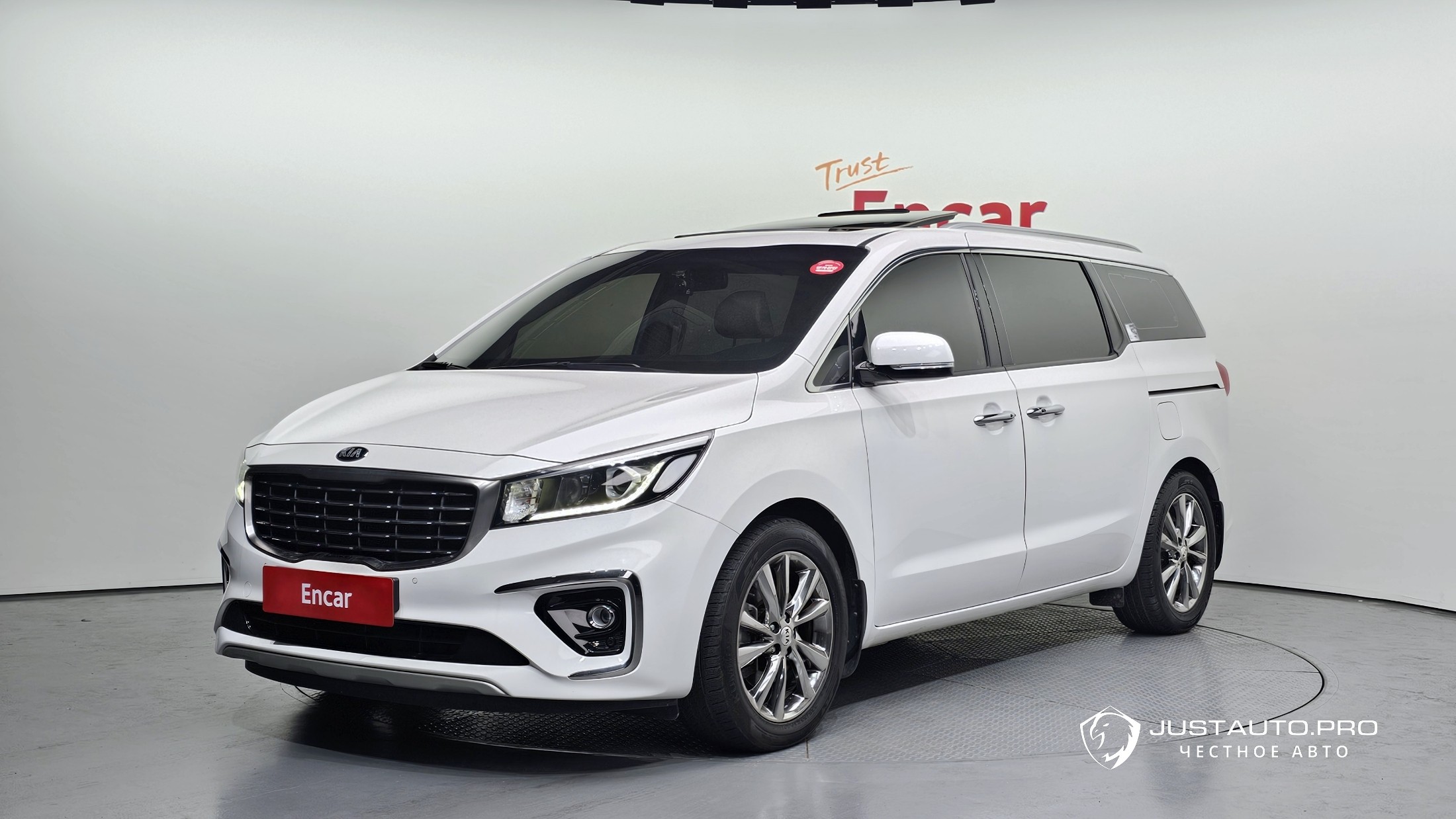 Автомобиль Kia Canival
