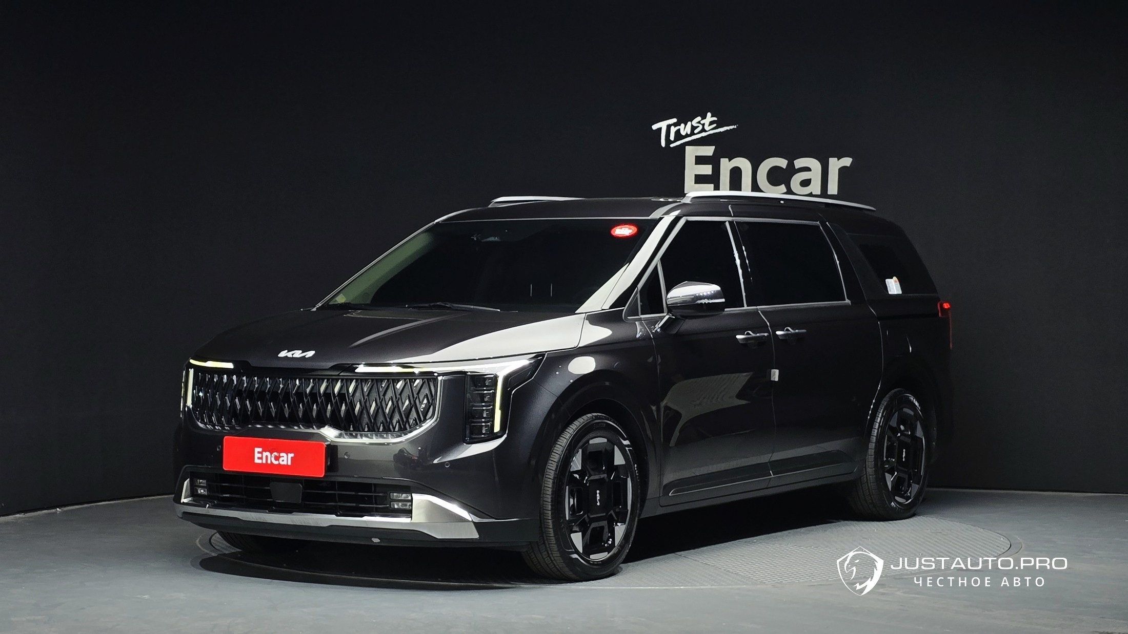 Автомобиль Kia Canival