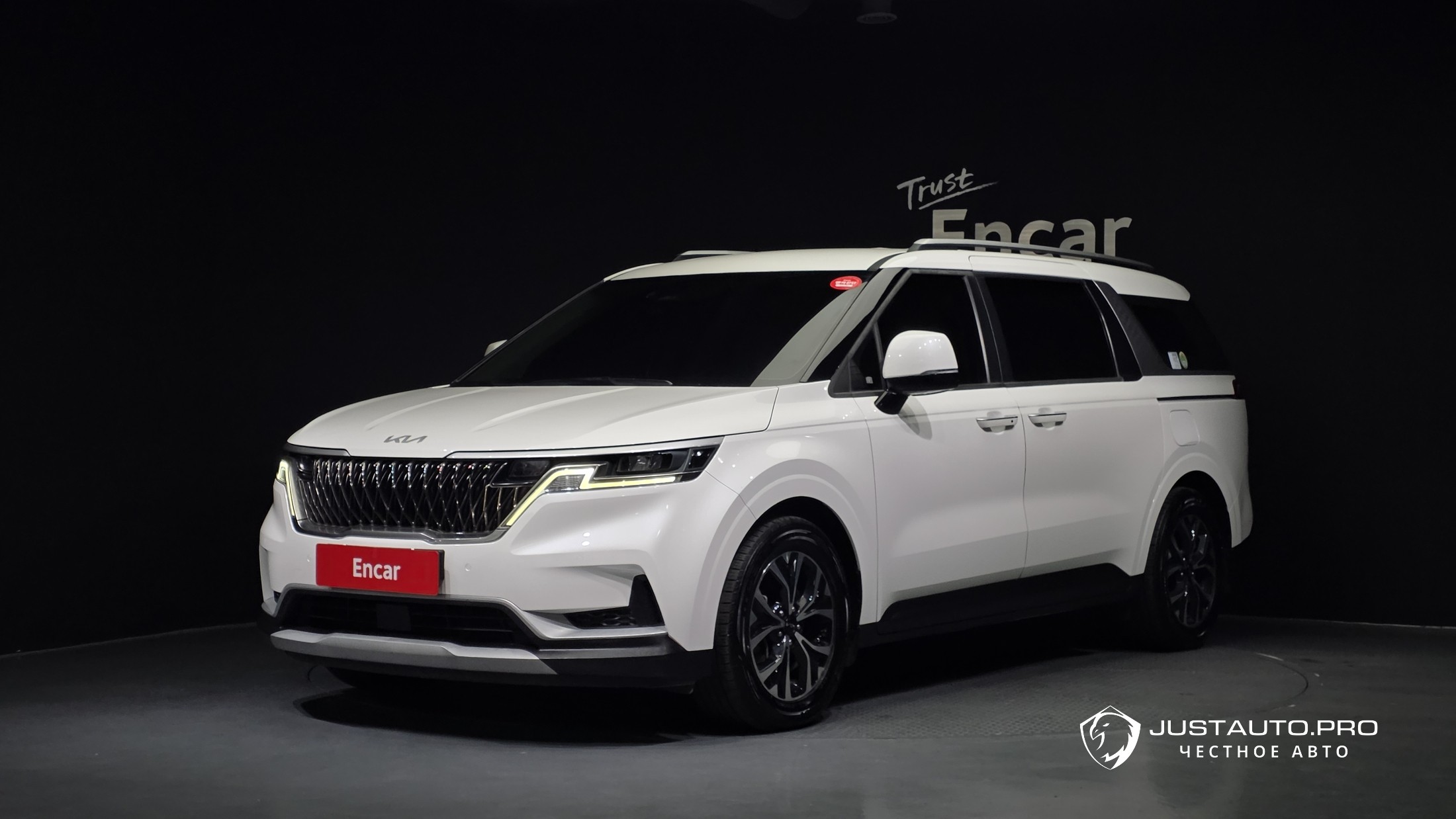 Автомобиль Kia Canival