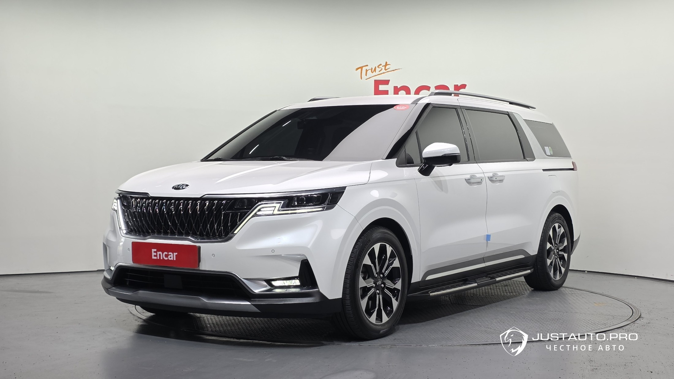Автомобиль Kia Canival