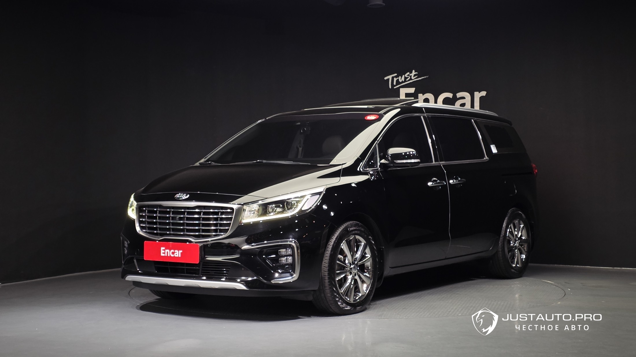 Автомобиль Kia Canival